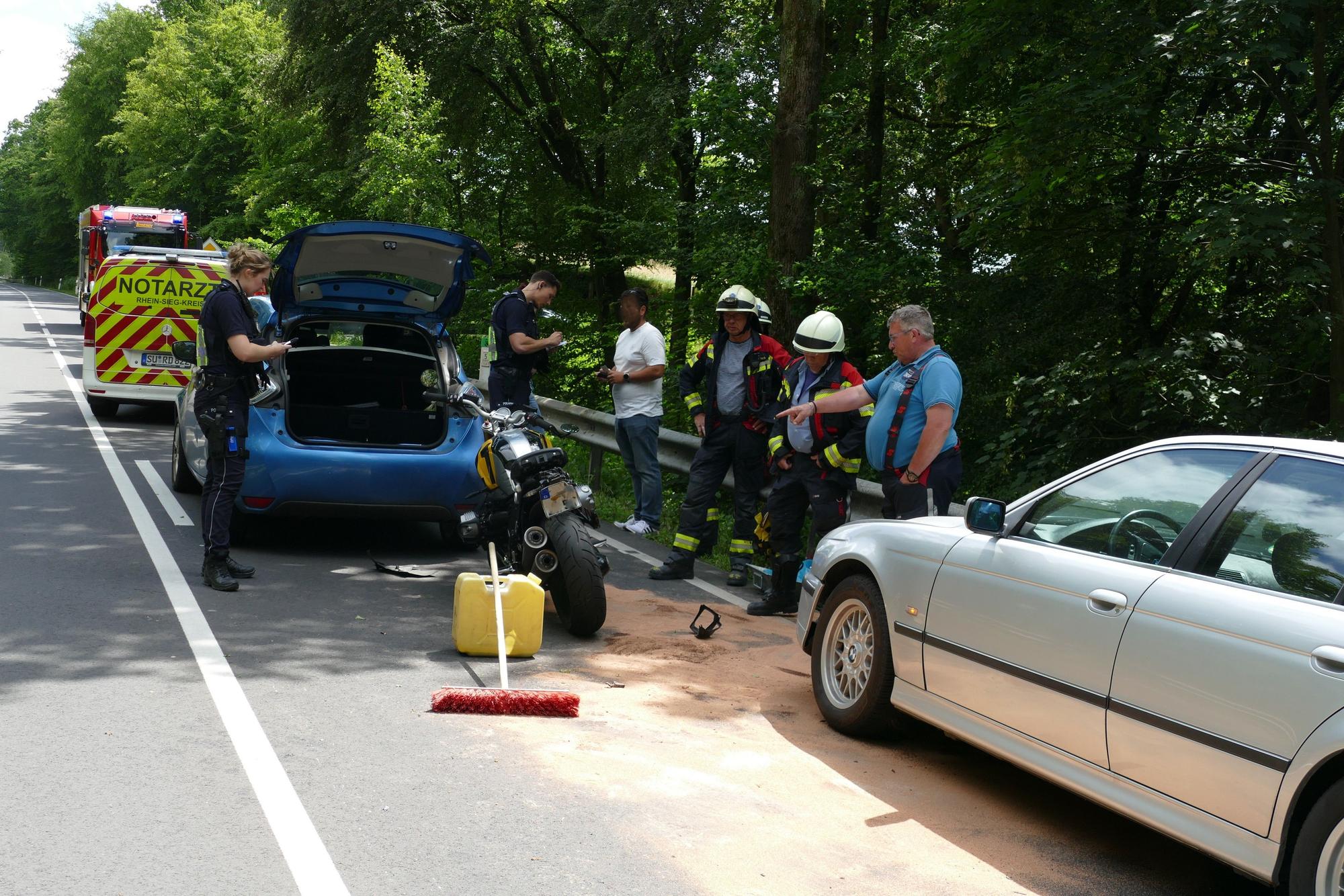 Bei einem Unfall in Neunkirchen ist am Samstagmittag ein Motorradfahrer leicht verletzt worden.