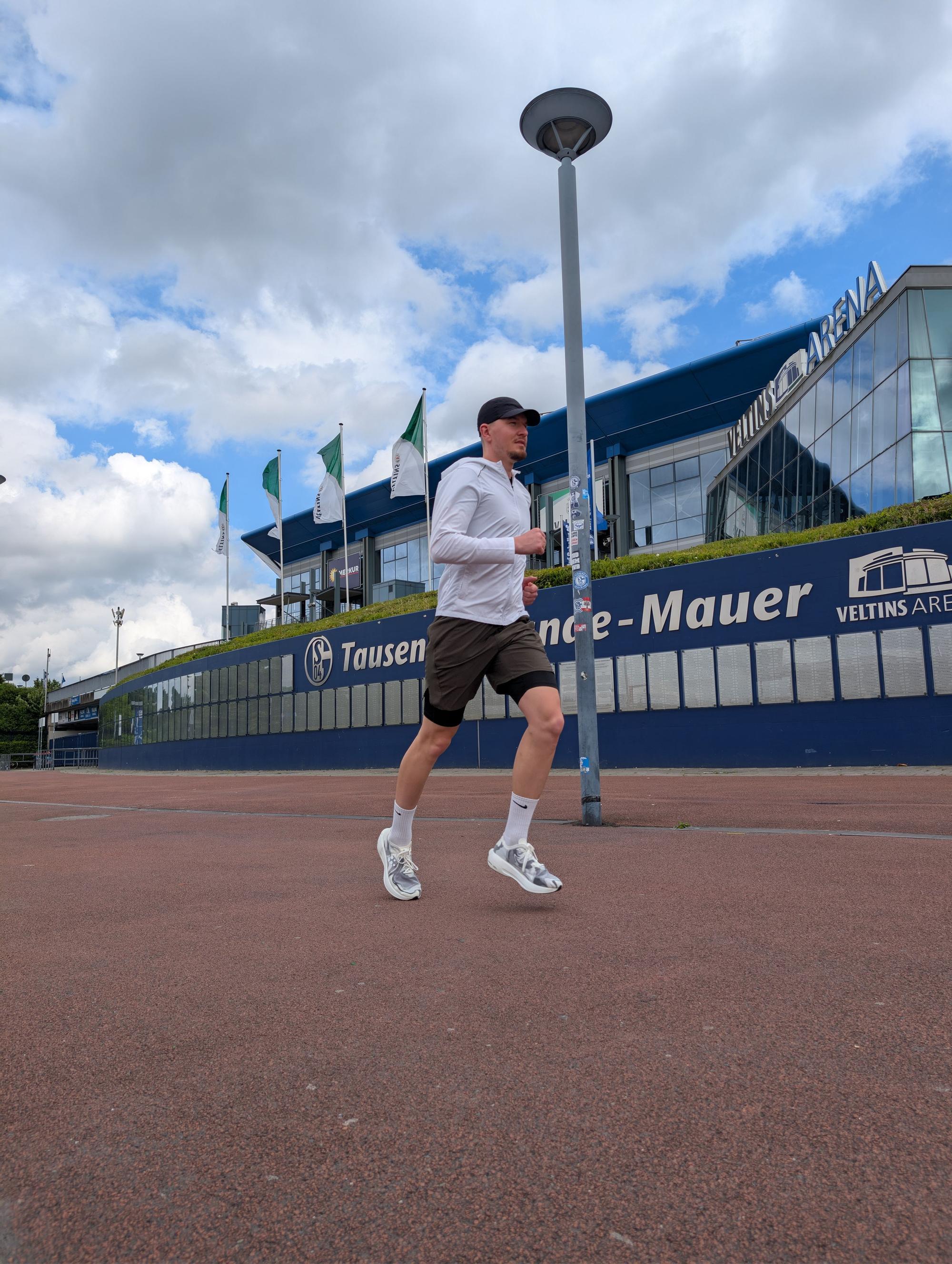 Für die 18-mal 70 Kilometer trainiert er schon seit Wochen.