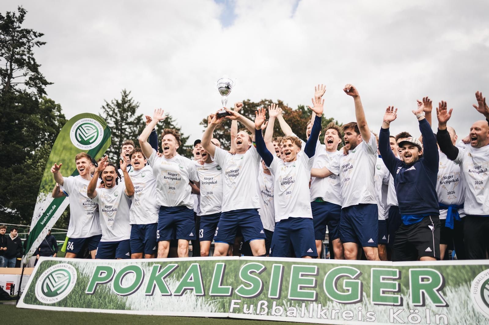 2-0-Erfolg-im-Endspiel-Blau-Wei-K-ln-ist-Kreispokalsieger