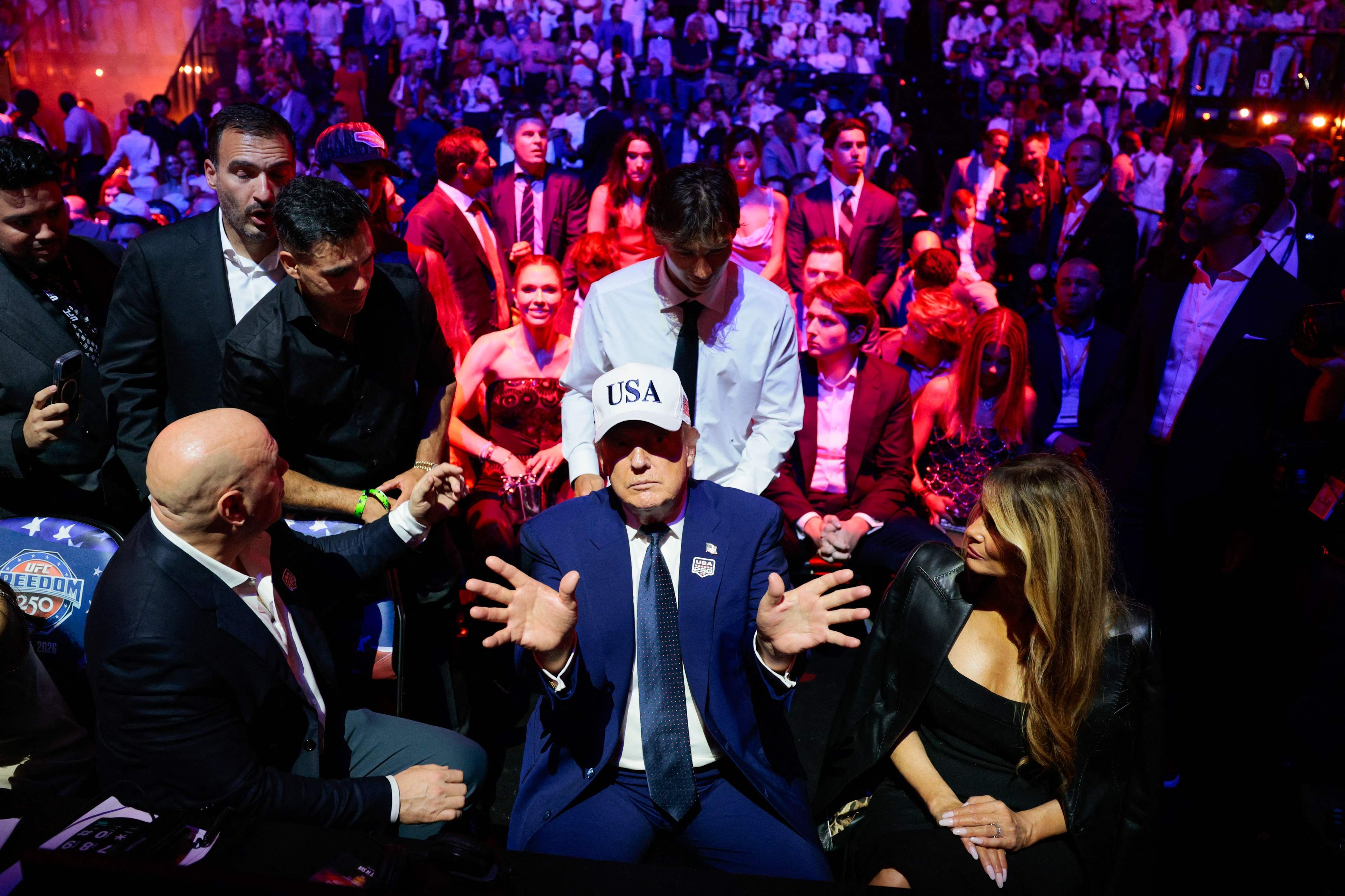 Donald Trump bei den MMA-Kämpfen vor dem Weißen Haus