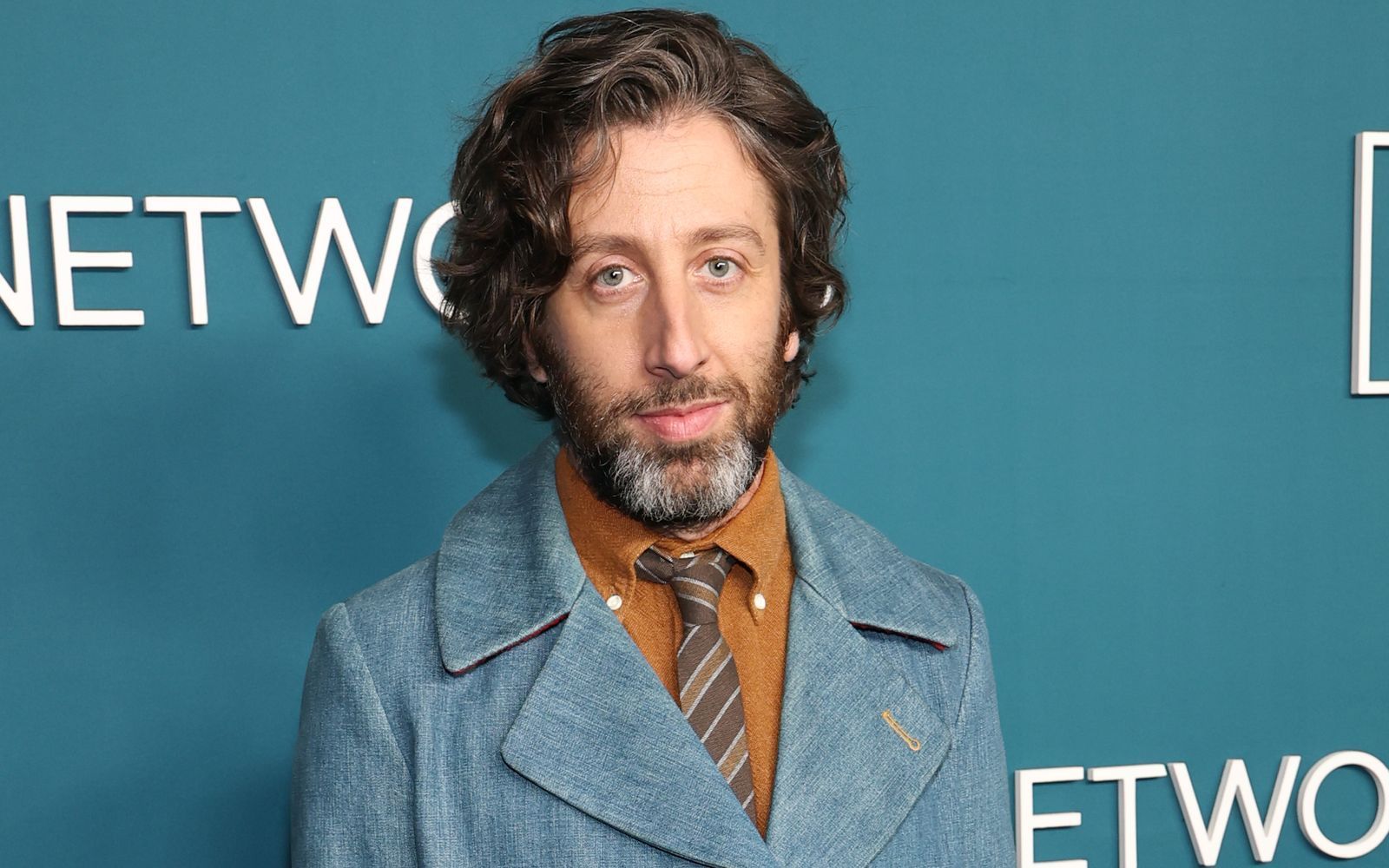 Aktuell ist Simon Helberg in der AMC-Serie „The Audacity“ zu sehen. (Bild: Jamie McCarthy/Getty Images)