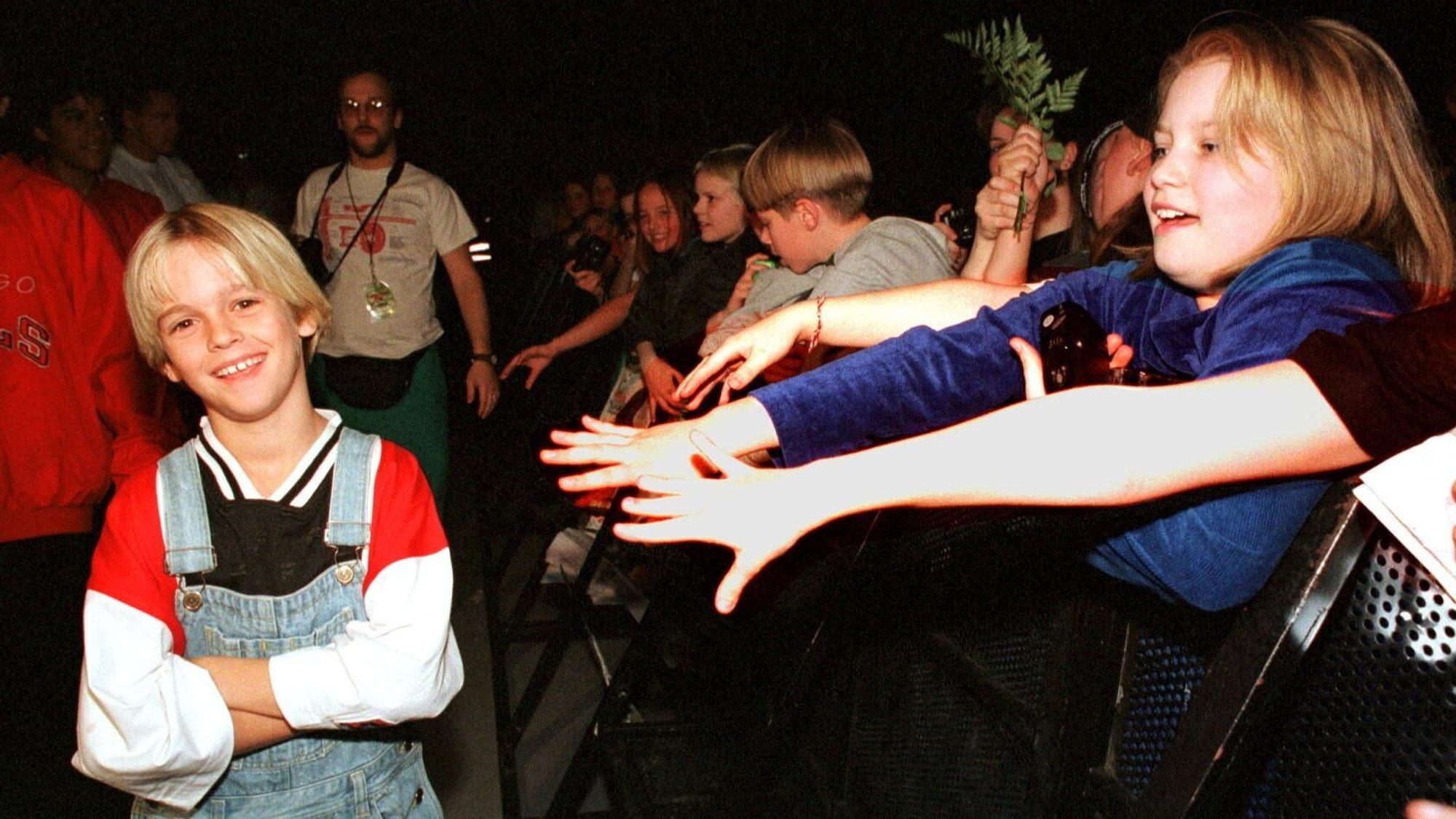 Aaron Carter und seine Fans.