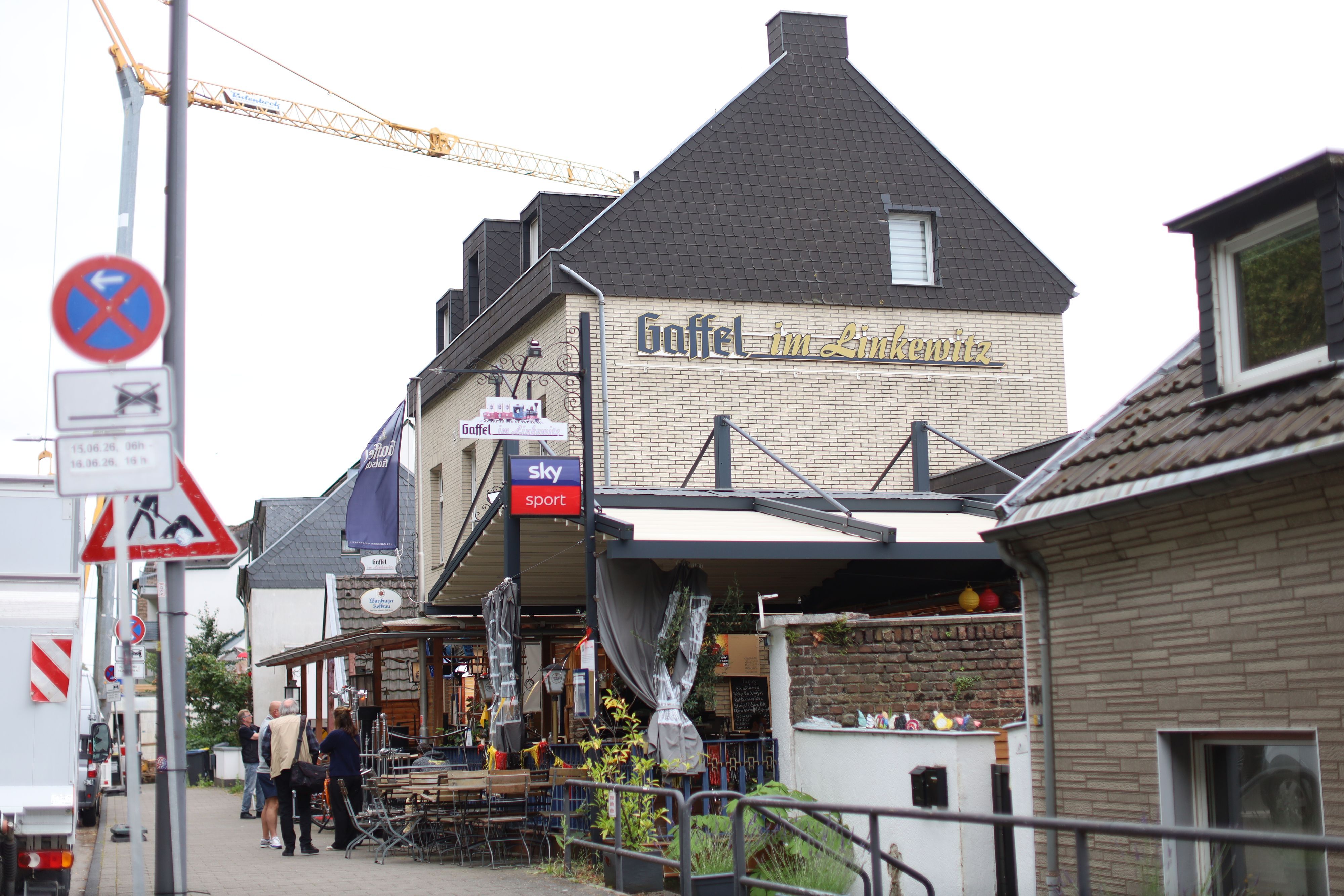 15.06.2026, Köln: WaPo Duisburg wird in Nippeser "Kultkneipe" gedreht, und Grimme-ausgezeichnete Schauspielerin Altine Emini lebt für den Zeitraum der Dreharbeiten in Köln. Foto: Arton Krasniqi