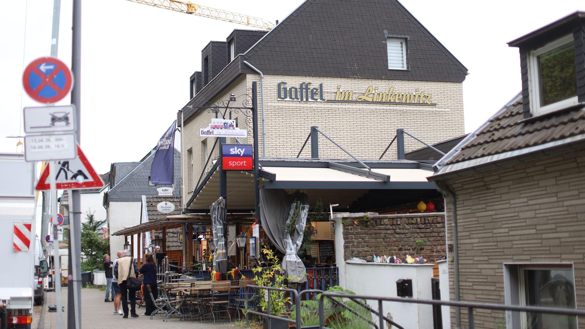 15.06.2026, Köln: WaPo Duisburg wird in Nippeser "Kultkneipe" gedreht, und Grimme-ausgezeichnete Schauspielerin Altine Emini lebt für den Zeitraum der Dreharbeiten in Köln. Foto: Arton Krasniqi