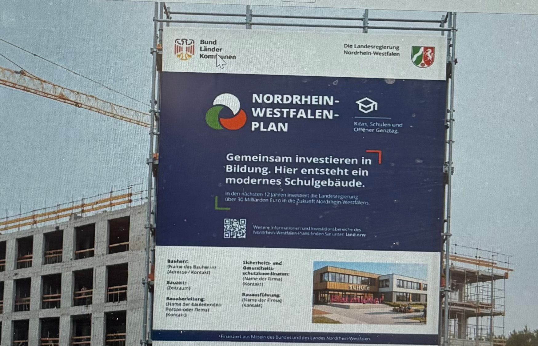 Dieser Entwurf soll zeigen, wie die Bauschilder für Projekte, die aus dem NRW-Plan finanziert werden, aussehen sollen.