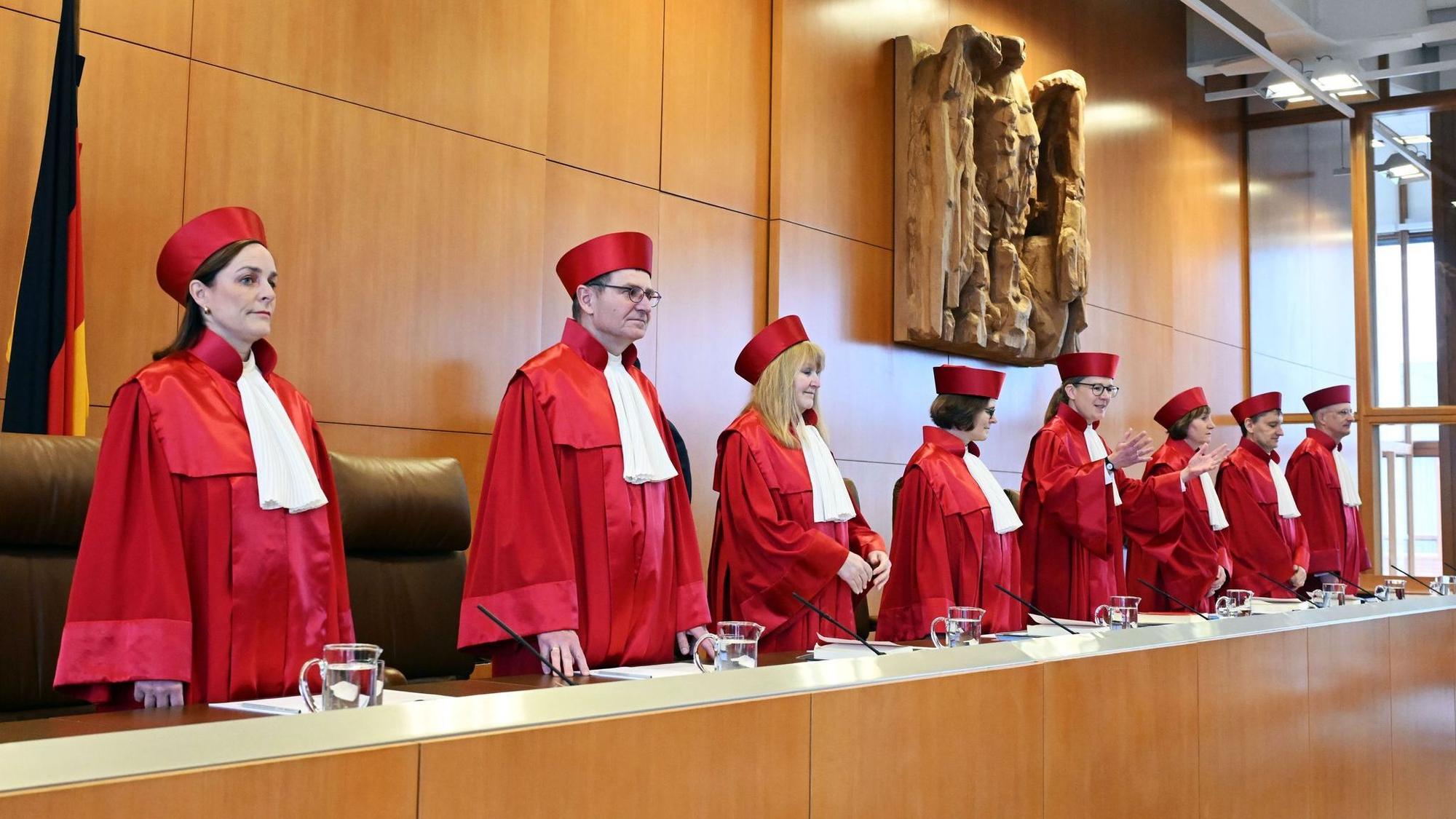 Karlsruhe prüft Minister-Alleingang