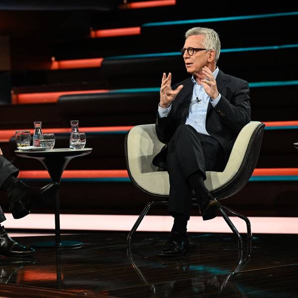 Bei „Markus Lanz“ ließ sich Thomas de Maizière nicht dazu drängen, öffentlich gegen die Bundesregierung auszuteilen. (Bild: ZDF/ Markus Hertrich)