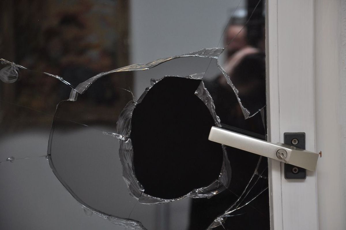 Einbr-che-in-Hilden-und-Monheim-Unbekannte-brechen-in-Gesch-fte-ein