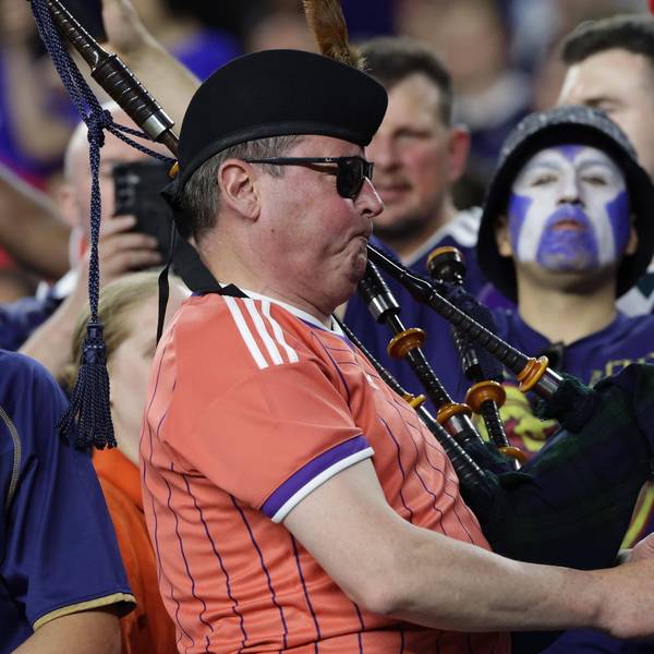 Schottischer Fußball-Fan mit Dudelsack