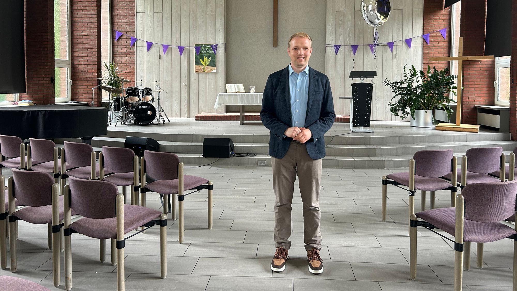 Pastor Enrico Klee (44) möchte seine Gemeinde in die Zukunft führen und vor allem Kinder und Jugendliche einbinden.