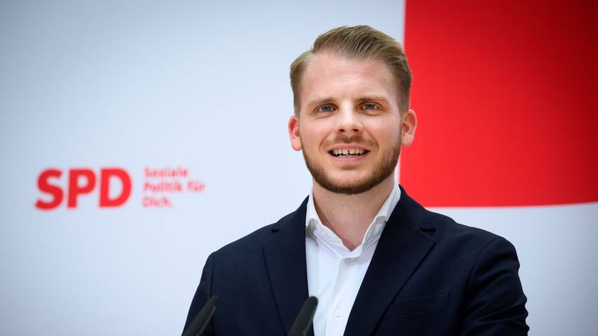 Tim Klüssendorf, Bundestagsabgeordneter aus Lübeck, ist seit 2025 Generalsekretär der Bundes-SPD.
