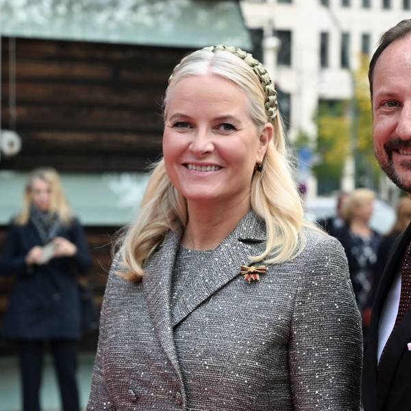 Die norwegische Kronprinzessin Mette-Marit und Kronprinz Haakon posieren.