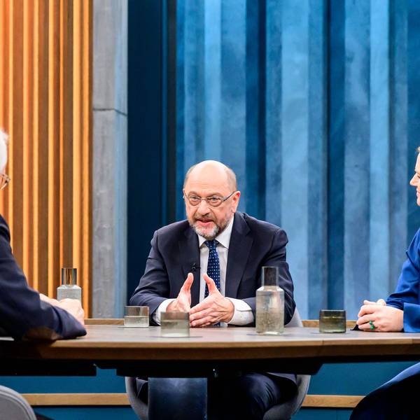 In the picture, from left: Wolfgang Ischinger Chairman of the Munich Security Conference, Caren Miosga, Martin Schulz SPD politician and former President of the European Parliament, Rieke Havertz international correspondent for DIE ZEIT, GER, Berlin, studio, guest on Caren Miosga s political talk show, TV, format, with presenter, Das Erste, from Adlershof at Studio 20, topic: What is driving this new American security doctrine How are Russia, China, and the Global South responding to Trump s actions And how are Europe, NATO, and ultimately Germany reacting January 18, 2026 *** In the picture, from left Wolfgang Ischinger Chairman of the Munich Security Conference , Caren Miosga, Martin Schulz SPD politician and former Presid Copyright: HMBxMedia/UwexKoch