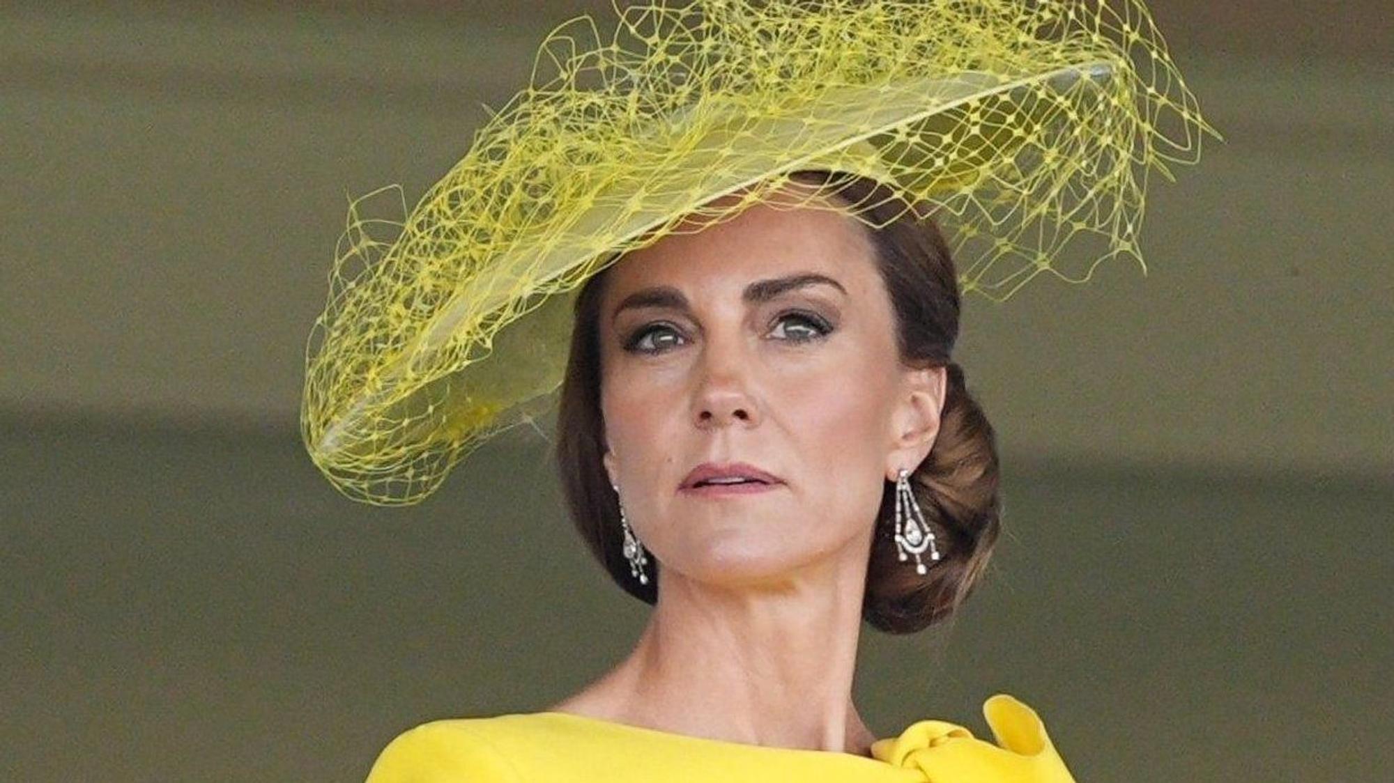 Prinzessin Kate in der königlichen Loge am zweiten Tag des Royal Ascot auf der Pferderennbahn von Ascot in Berkshire.