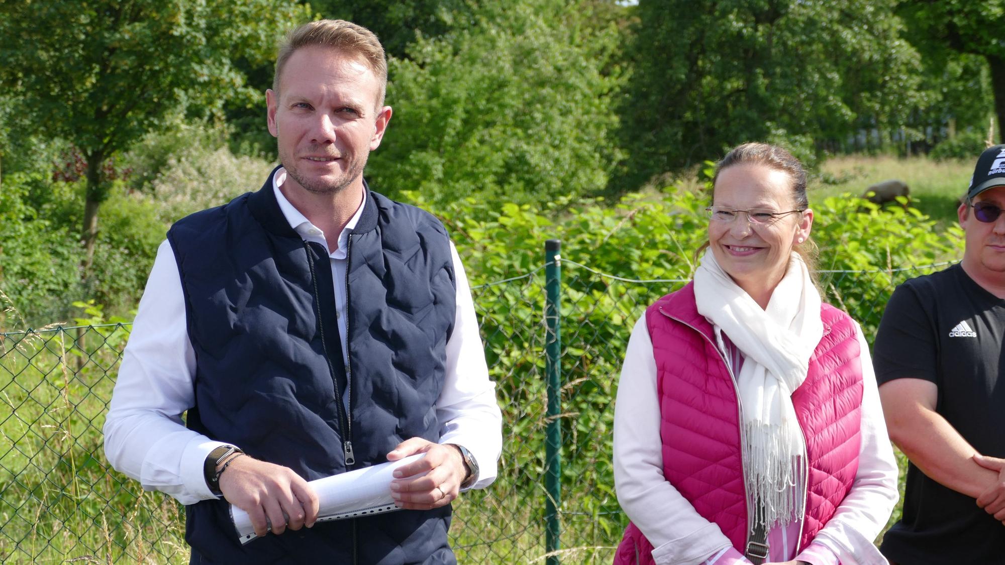 Sebastian Schiefer und Annette Lipinski von der Bürgerinitiative „Sichere B8 Hennef-Lichtenberg“.