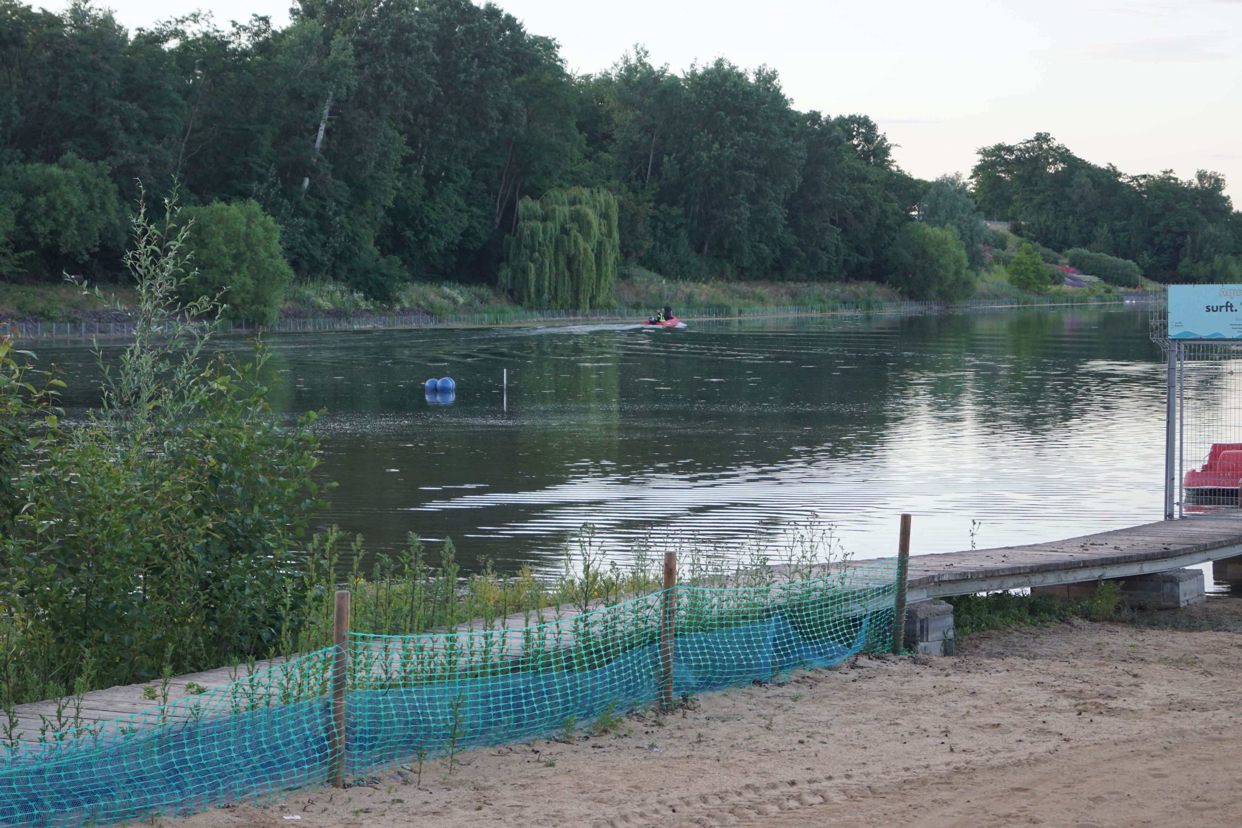 Das Bild zeigt einen Teil des Wassersportsees in Zülpich.
