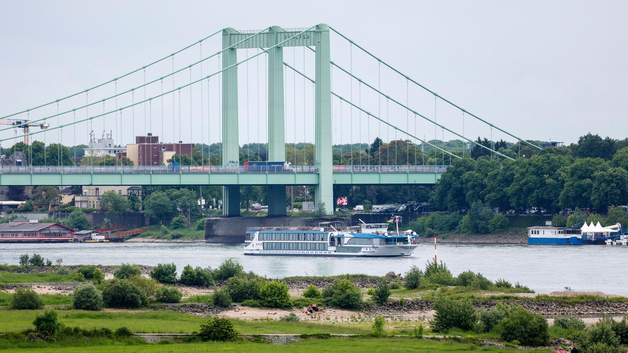 Die Rodenkirchener Brücke im Kölner Süden ist marode.
