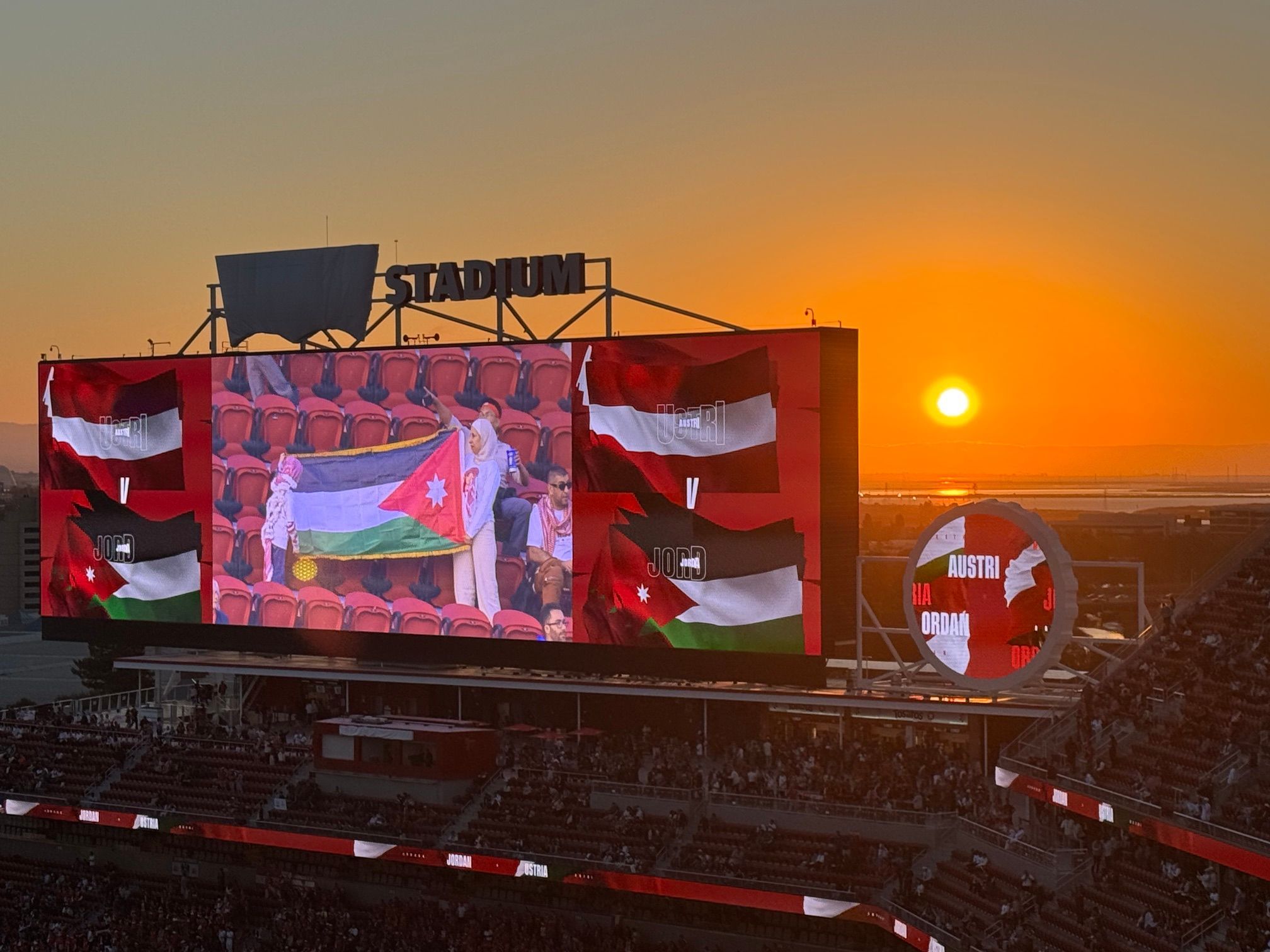 Sonnenuntergang am Stadion