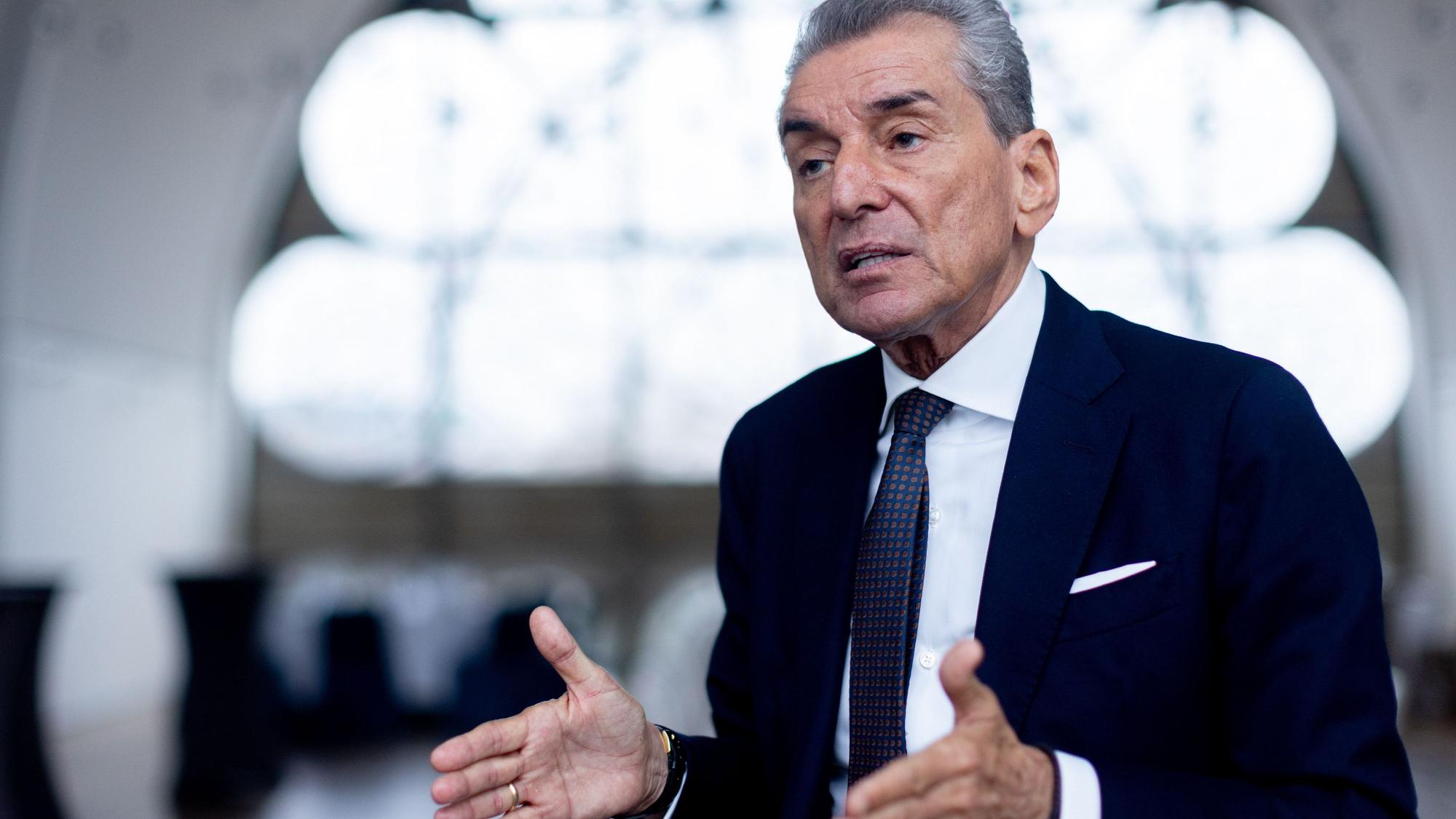 Michel Friedman, deutsch-französischer Publizist, Talkmaster, Jurist, Philosoph und ehemaliger Politiker, in der Flora Köln.