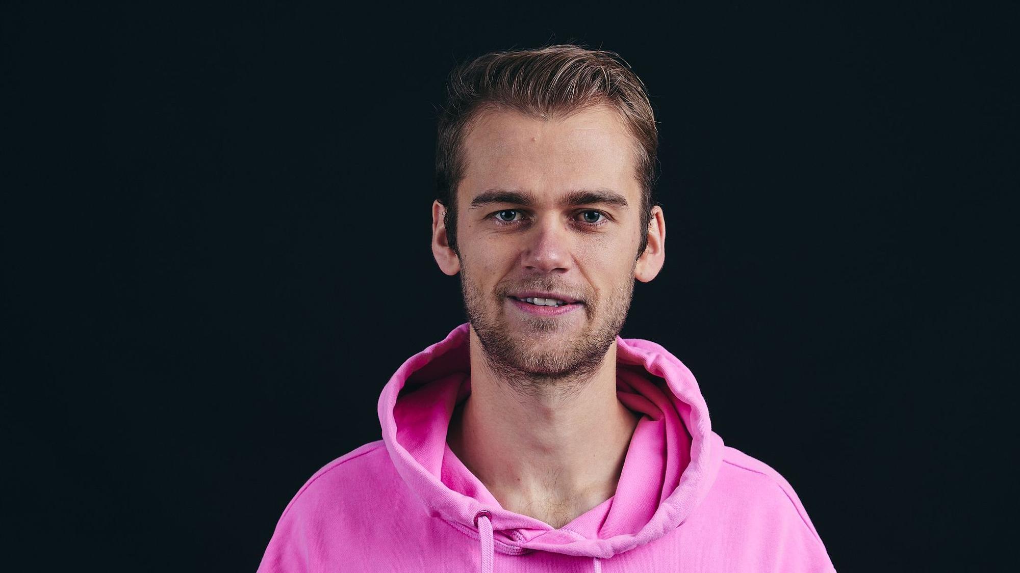 Jonathan Sierck ist neben Hansi Flick einer von vier Gründern des Unternehmens Padel City.