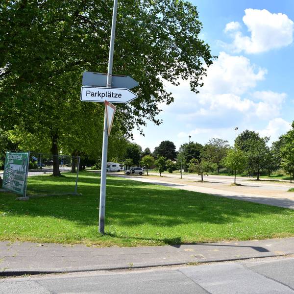 Auf dem Parkplatz an der Ohndorfer Straße darf die AfD einen Infostand aufstellen.