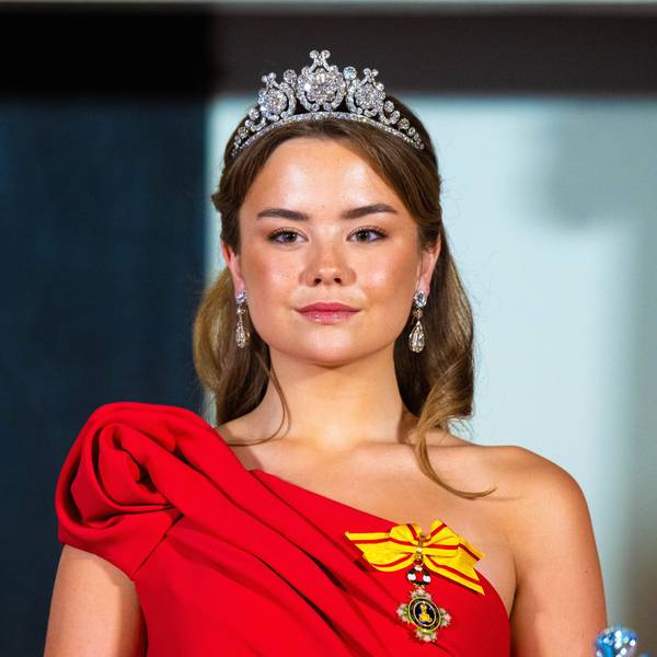 Mit 19 Jahren feierte Prinzessin Ariane der Niederlande beim Staatsbankett für Japan ihr glanzvolles Tiara-Debüt im Palast von Amsterdam.