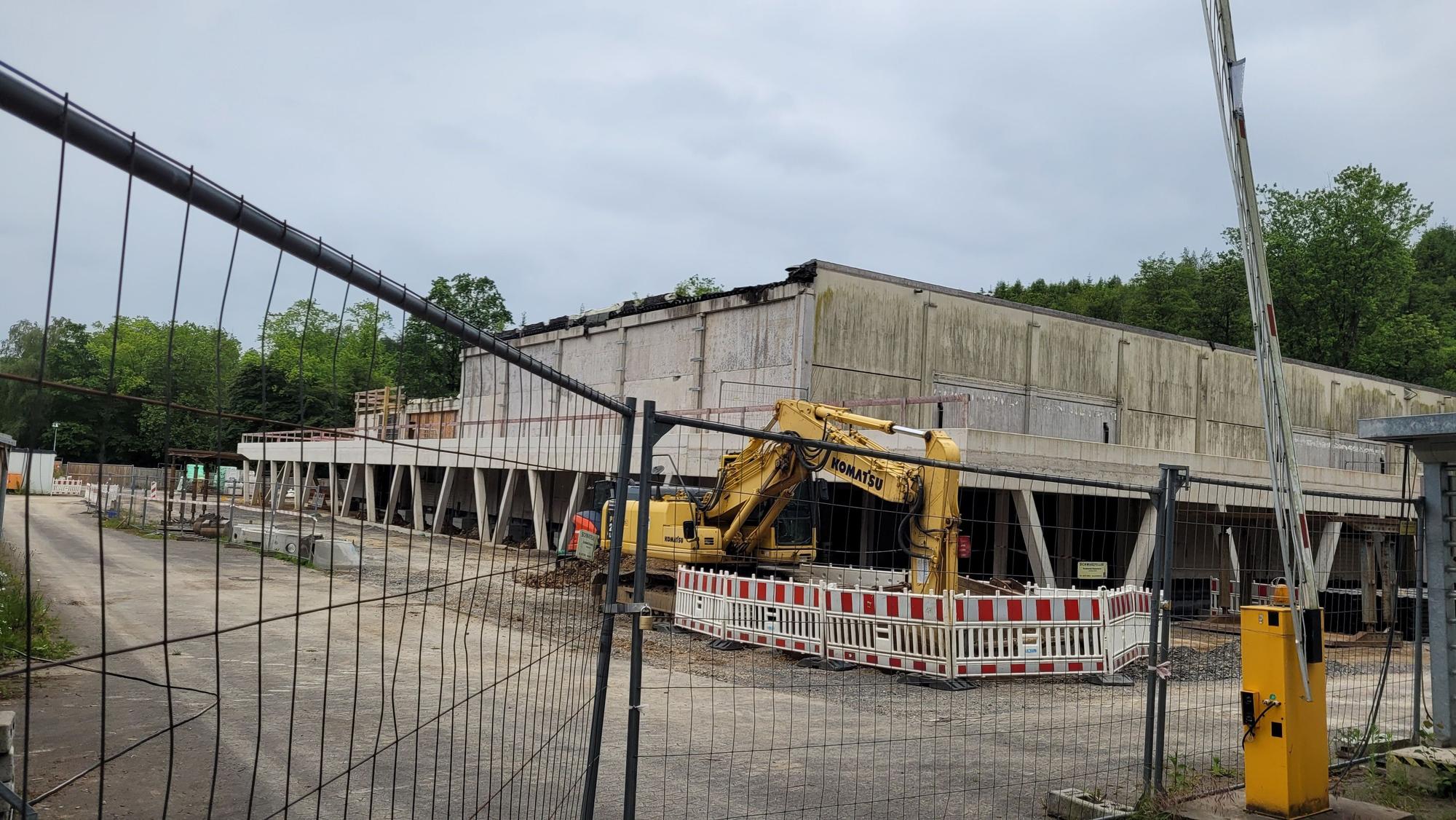 Das Foto zeigt die Sülztalhalle im Rohbau
