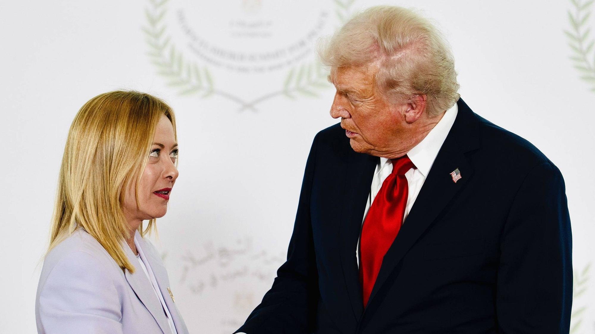 Italiens Ministerpräsidentin Giorgia Meloni zusammen mit US-Präsident Donald Trump. (Archivbild)