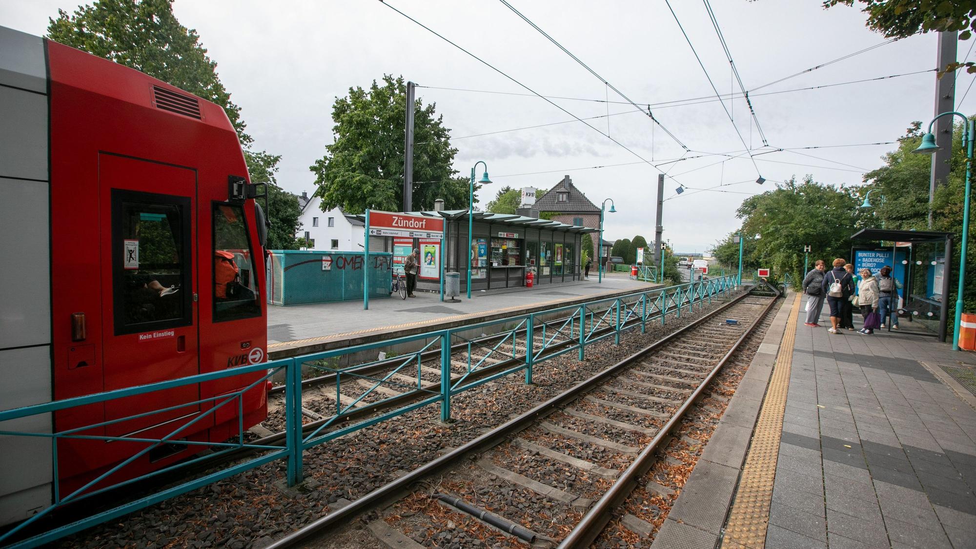 Die Endhaltestelle der KVB-Linie 7 in Zündorf