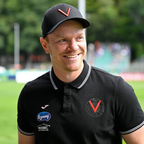 Koeln, Sportpark Hoehenberg, 17.08.25, GER, Herren, DFB-Pokal, 1.Runde, Saison 2025-2026, FC Viktoria Koeln - SC Paderborn 07 Bild: Trainer Wilhelm MARIAN Viktoria Only for editorial use DFB regulations prohibit any use of photographs as image sequences and/or quasi-video. Nordrhein-Westfalen Deutschland *** Koeln, Sportpark Hoehenberg, 17 08 25, GER, Herren, DFB Pokal, 1 Runde, Saison 2025 2026, FC Viktoria Koeln SC Paderborn 07 Bild Trainer Wilhelm MARIAN Viktoria Only for editorial use DFB regulations prohibit any use of photographs as image sequences and or quasi video Nordrhein Westfalen Germany