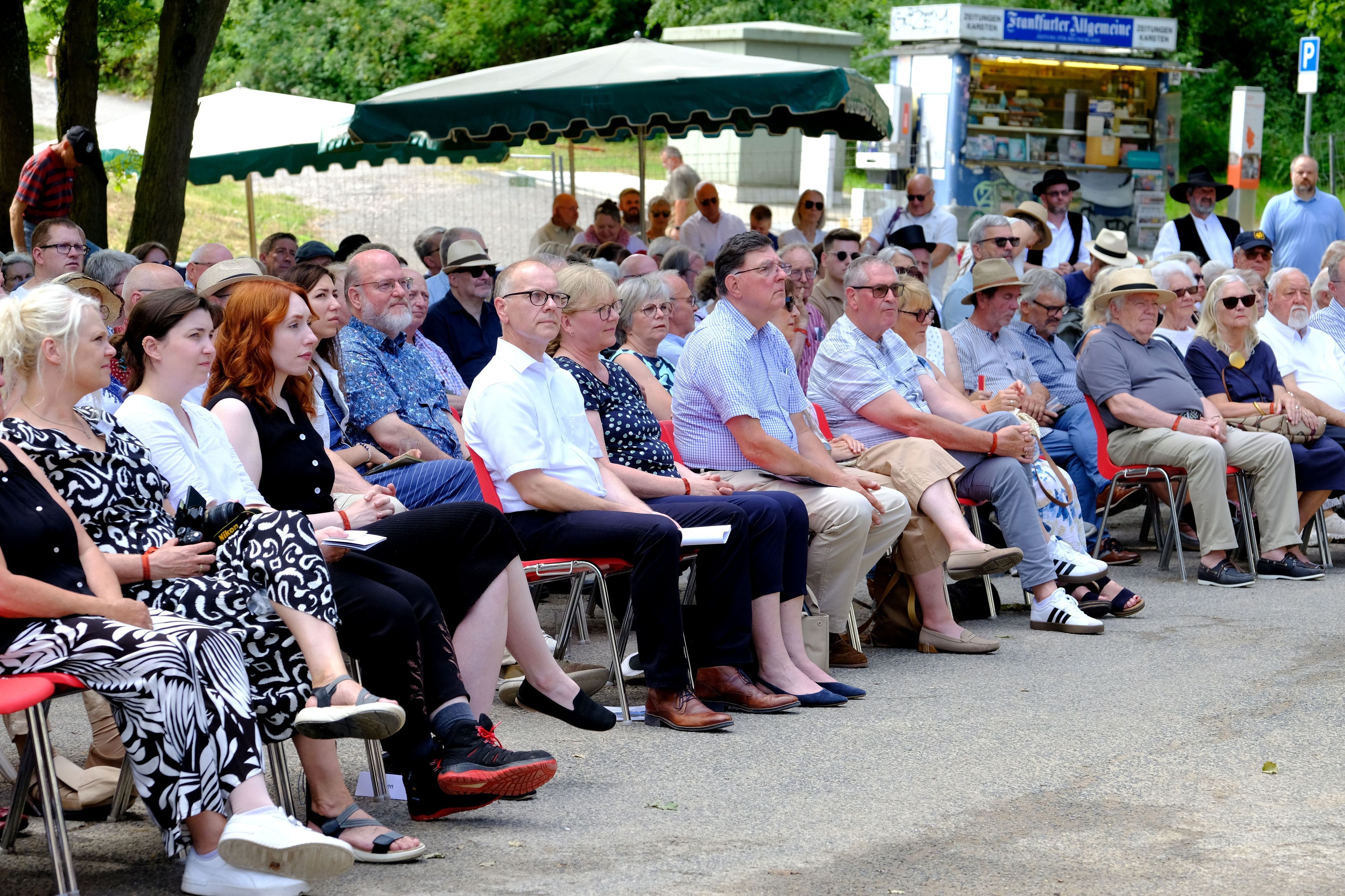 Richtfest für den Bahnhof aus Walporzheim im Freilichtmuseum Kommern mit 300 geladenen Gästen.