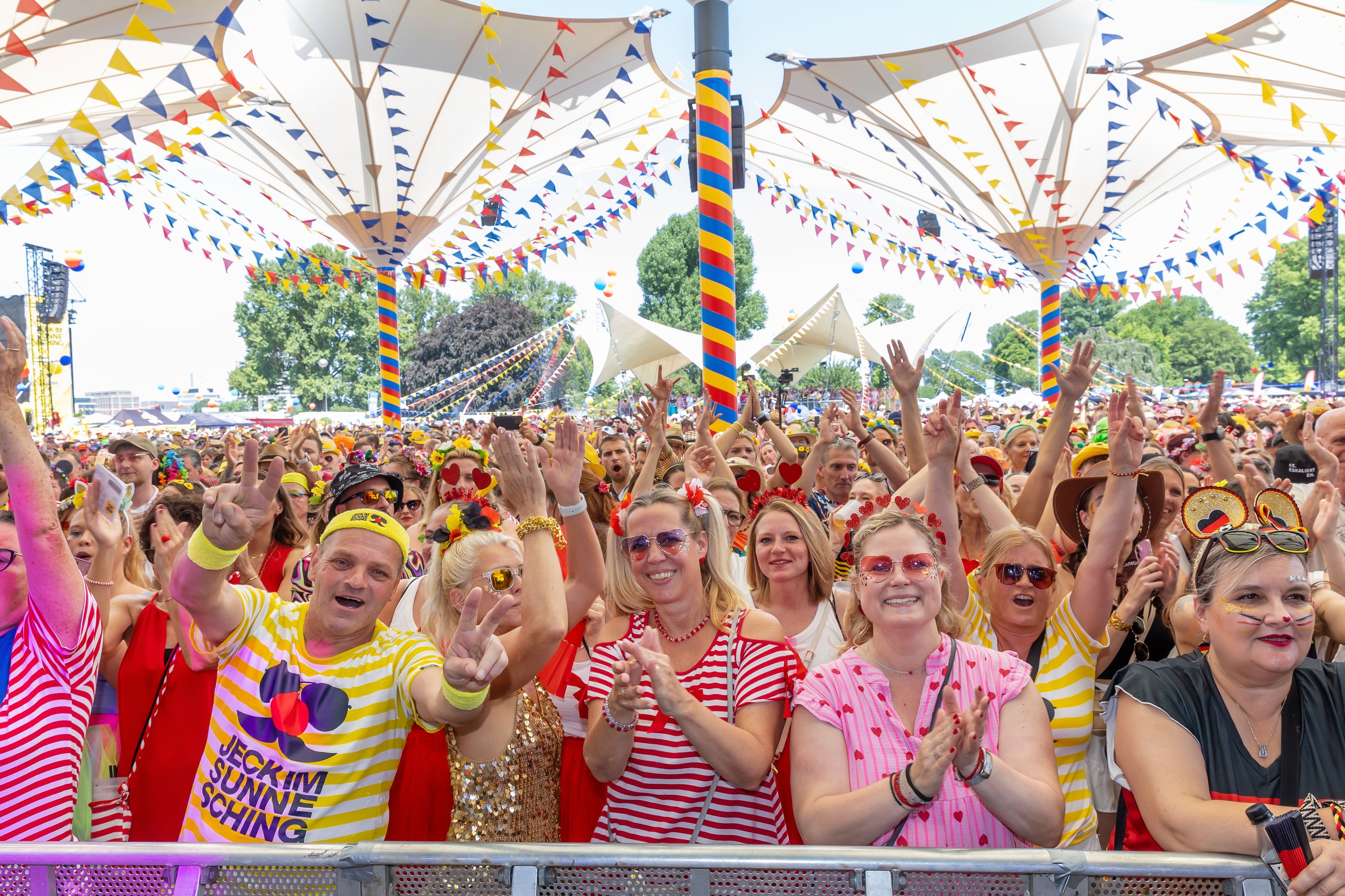 20.06.2026: Köln:Das seit mehr als 10 Jahren veranstaltete Sommerfestival „Jeck im Sunnesching“ findet dieses Jahr im Tanzbrunnen statt. Foto: Martina Goyert
