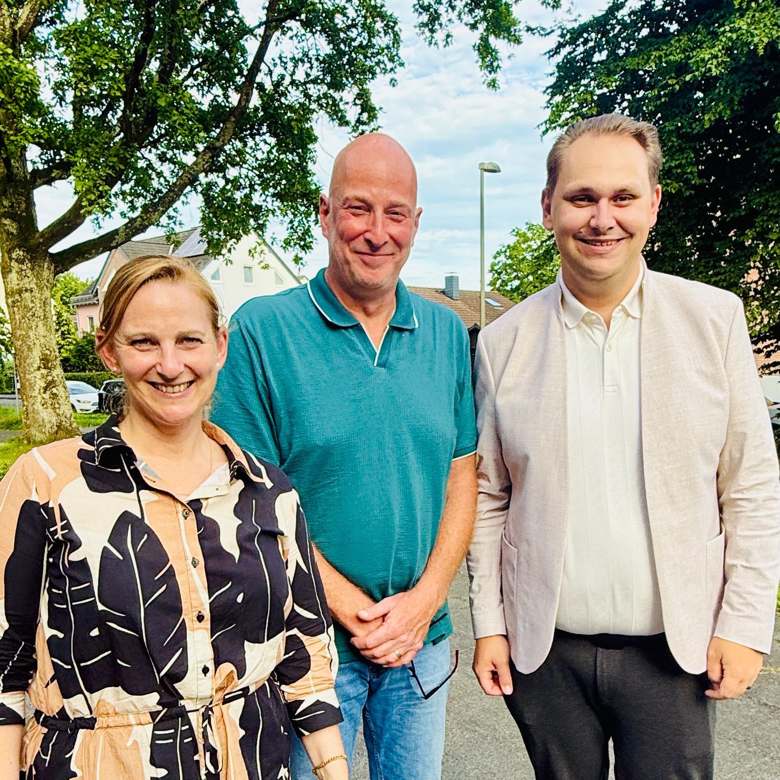 Vize Anja Koppen mit dem wiedergewählten SPD-Ortsvereinsvorsitzenden Wiegand Kreutz-Kuckelkorn und dem neuen weiteren Stellvertreter Julian Frohloff