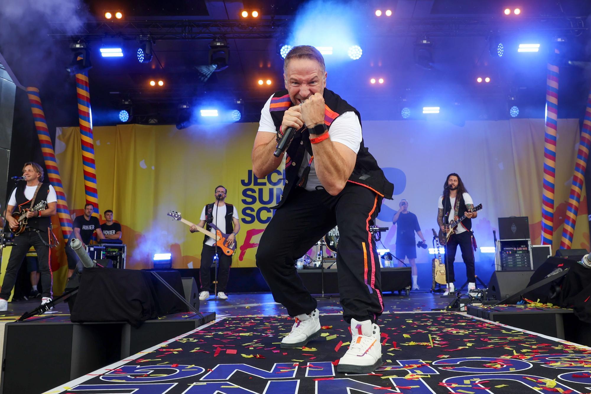20.06.2026: Köln:Das seit mehr als 10 Jahren veranstaltete Sommerfestival „Jeck im Sunnesching“ findet dieses Jahr im Tanzbrunnen statt. Die Höhner. Foto: Martina Goyert