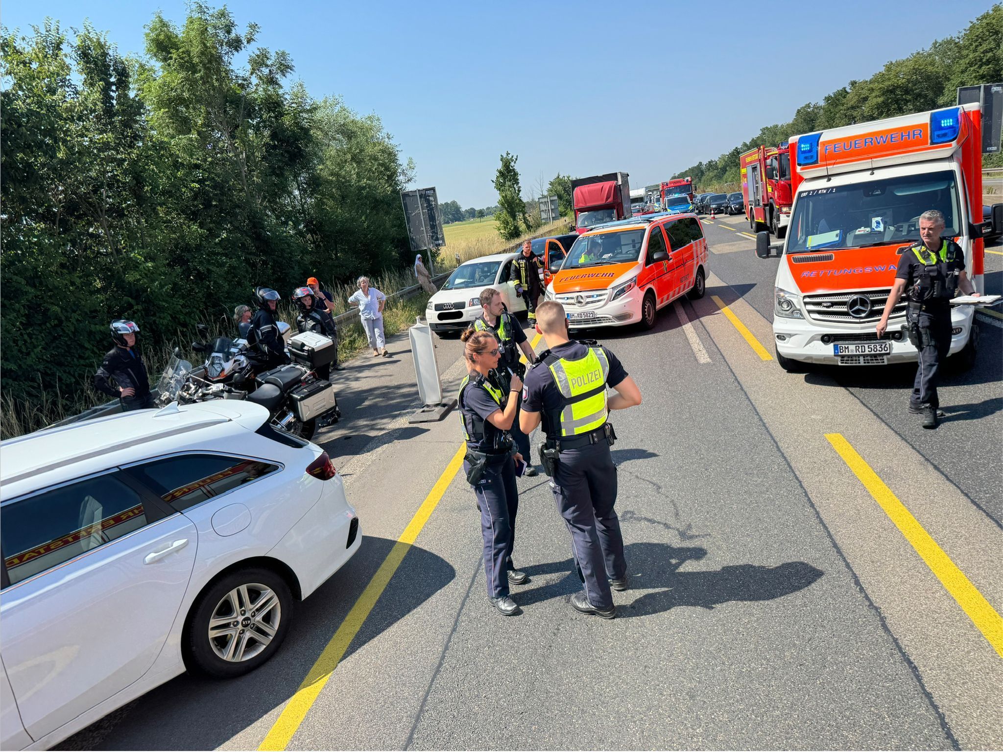 Die Autobahn 61 musste zwischenzeitlich komplett gesperrt werden.