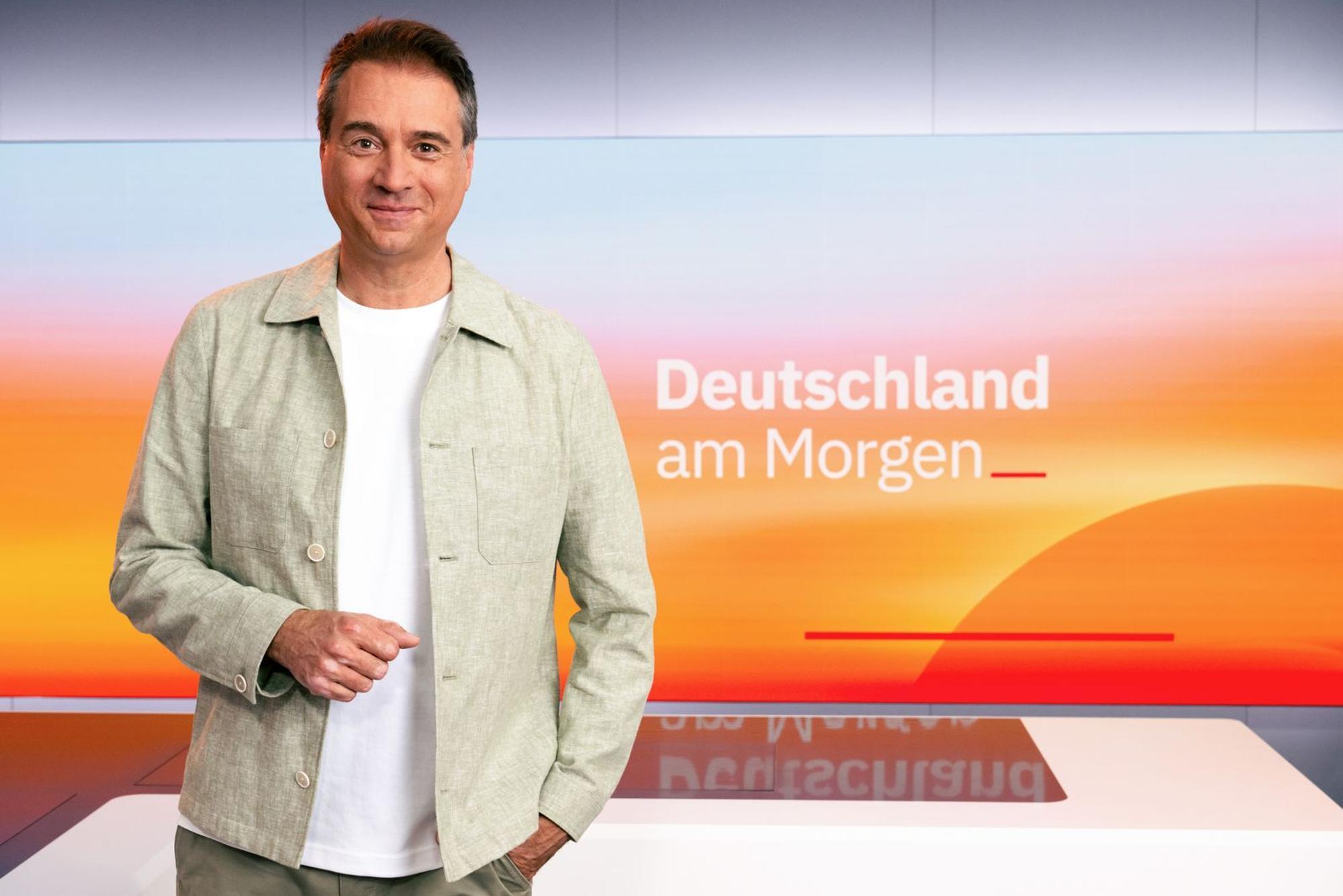 Jörg Boecker moderierte auch schon im öffentlich-rechtlichen Fernsehen, unter anderem im WDR, im NDR und das ARD-Wirtschaftsmagazin „Plusminus“. (Bild: RTL / Annette Etges)