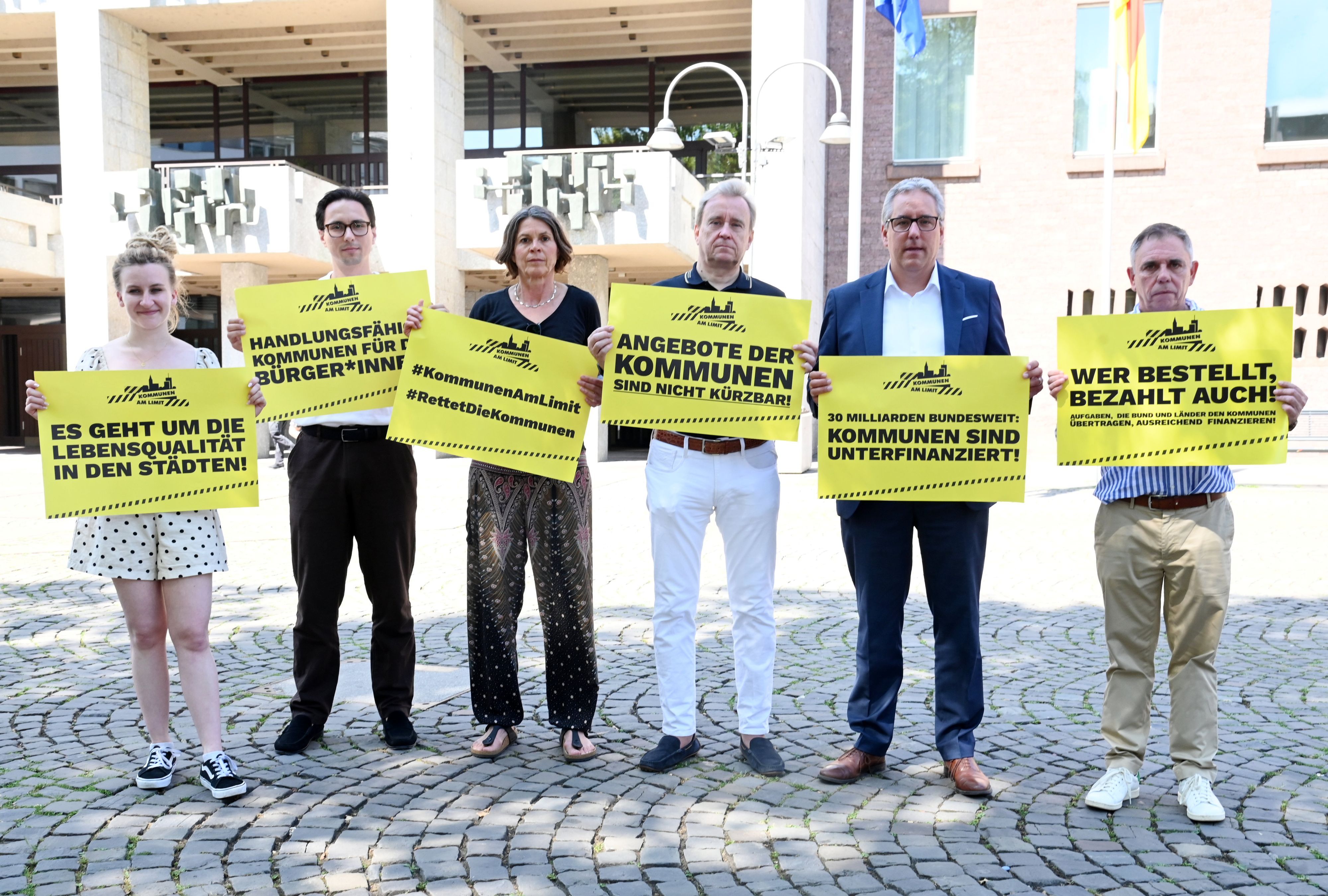 Kommunen-am-Limit-Demokratie-geht-vor-die-Hunde-Sechs-Fraktionen-fordern-Unterst-tzung-f-r-K-ln