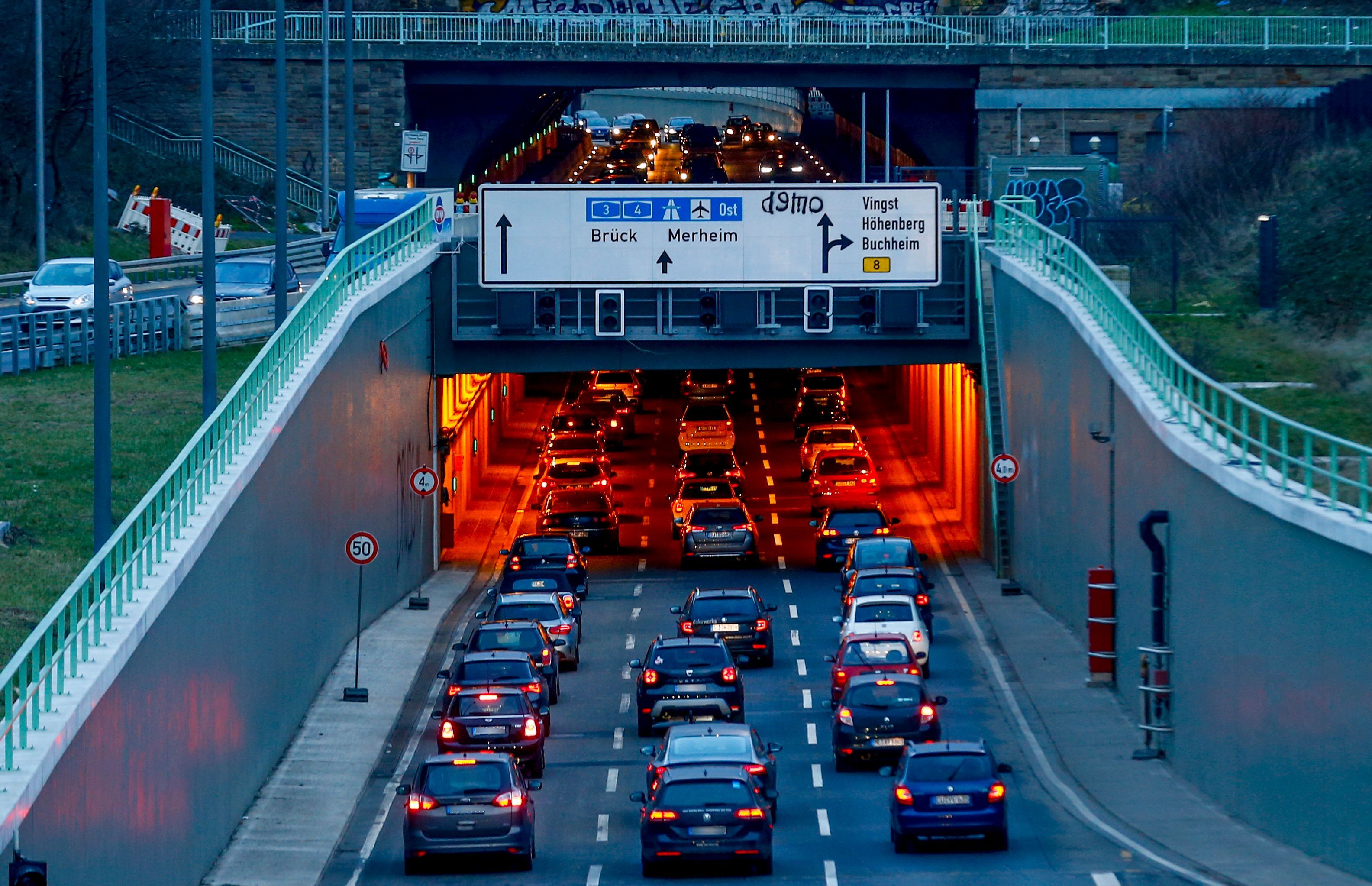 Der Kalker Tunnel in Köln führt auf die Zoobrücke