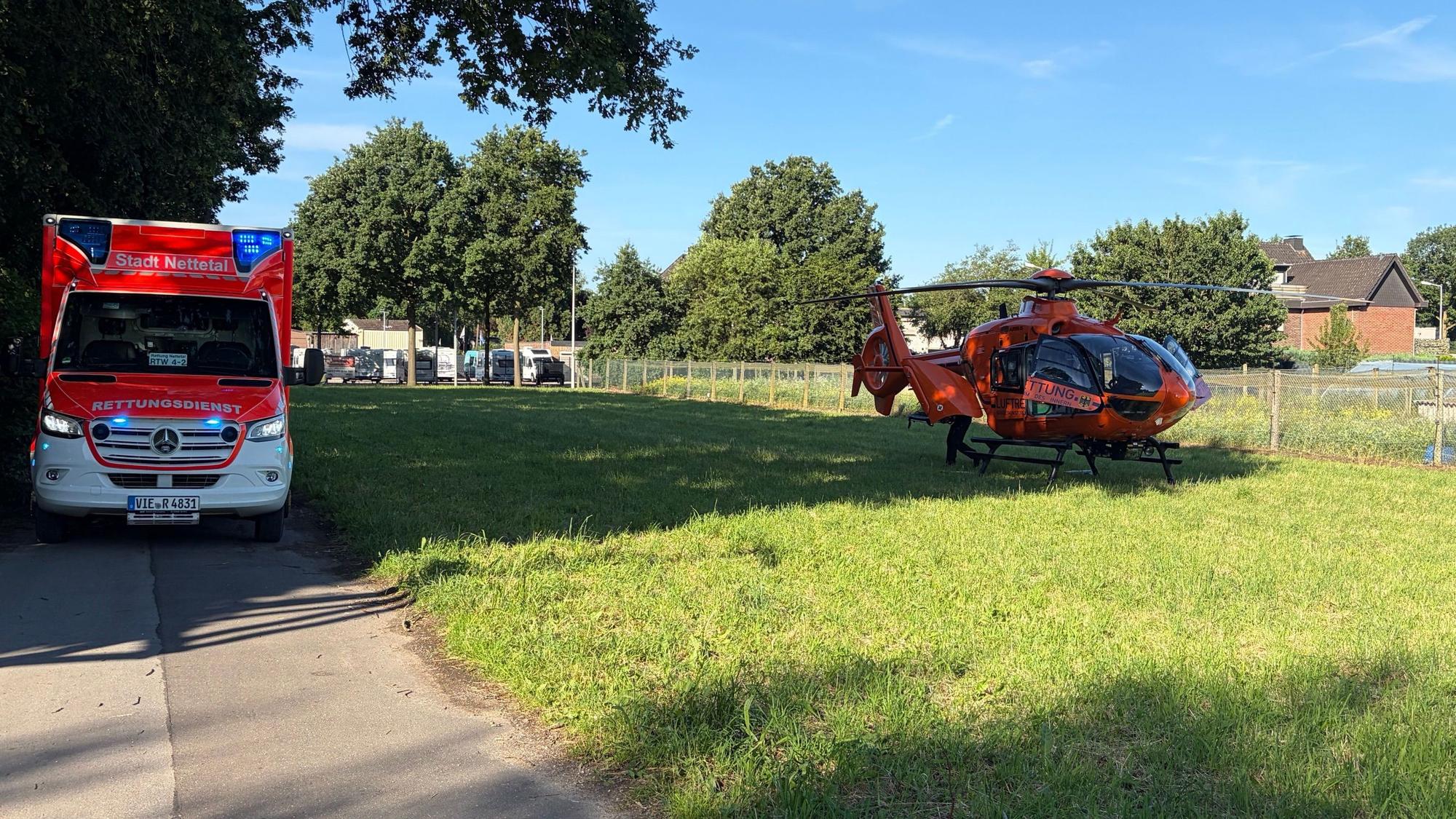 Ein Rettungshubschrauber wurde nach der Auseinandersetzung in Nettetal angefordert. Für eine Frau kam jedoch jede Hilfe zu spät.