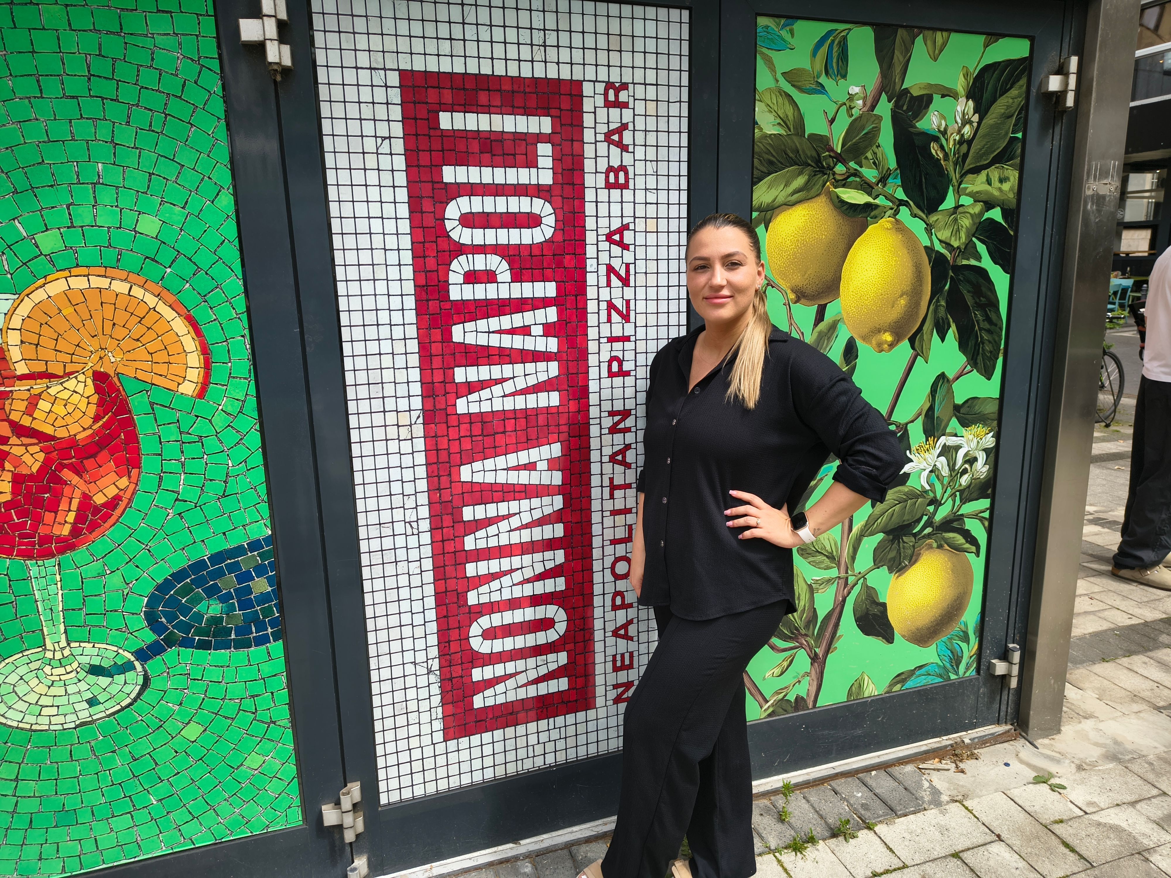 Am Willy-Millowitsch-Platz an der Breite Straße in Köln eröffnet bald eine neue Pizzaria.