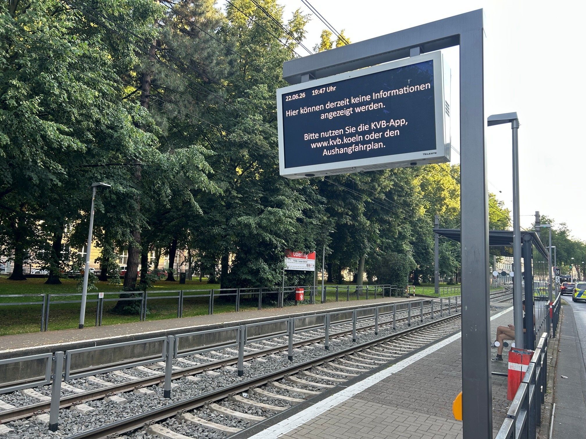 Die Anzeigetafeln an den Haltestellen der KVB liefern seit Freitagabend keine Fahrgastinformationen.