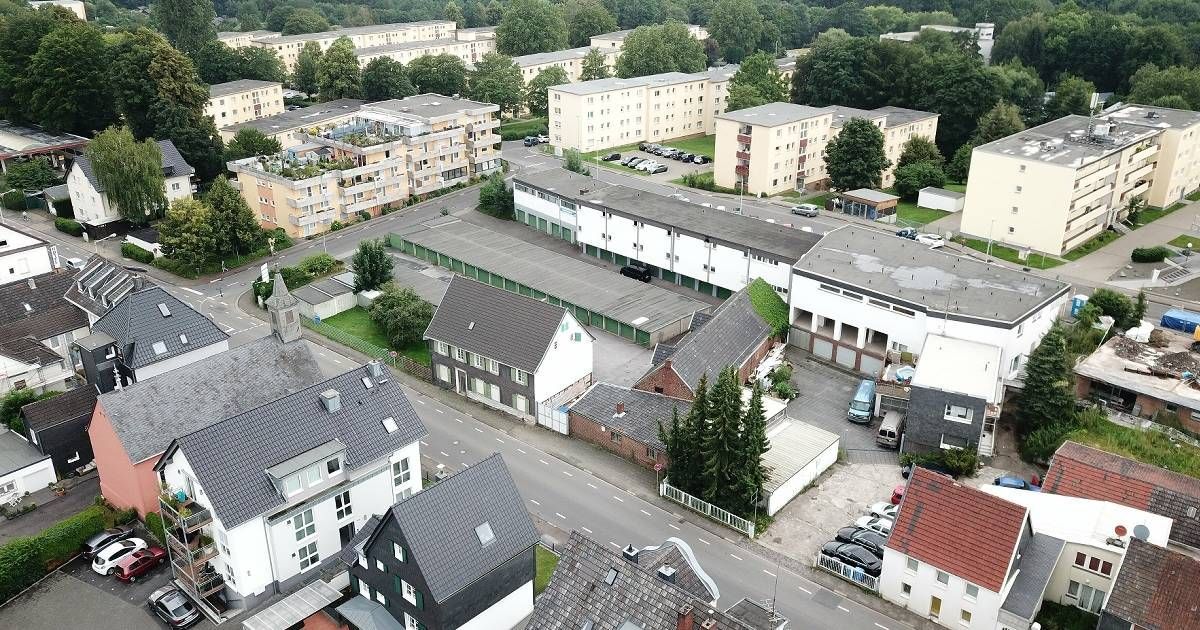 Vor dem Abriss standen hier Hallen und ein Garagenhof.