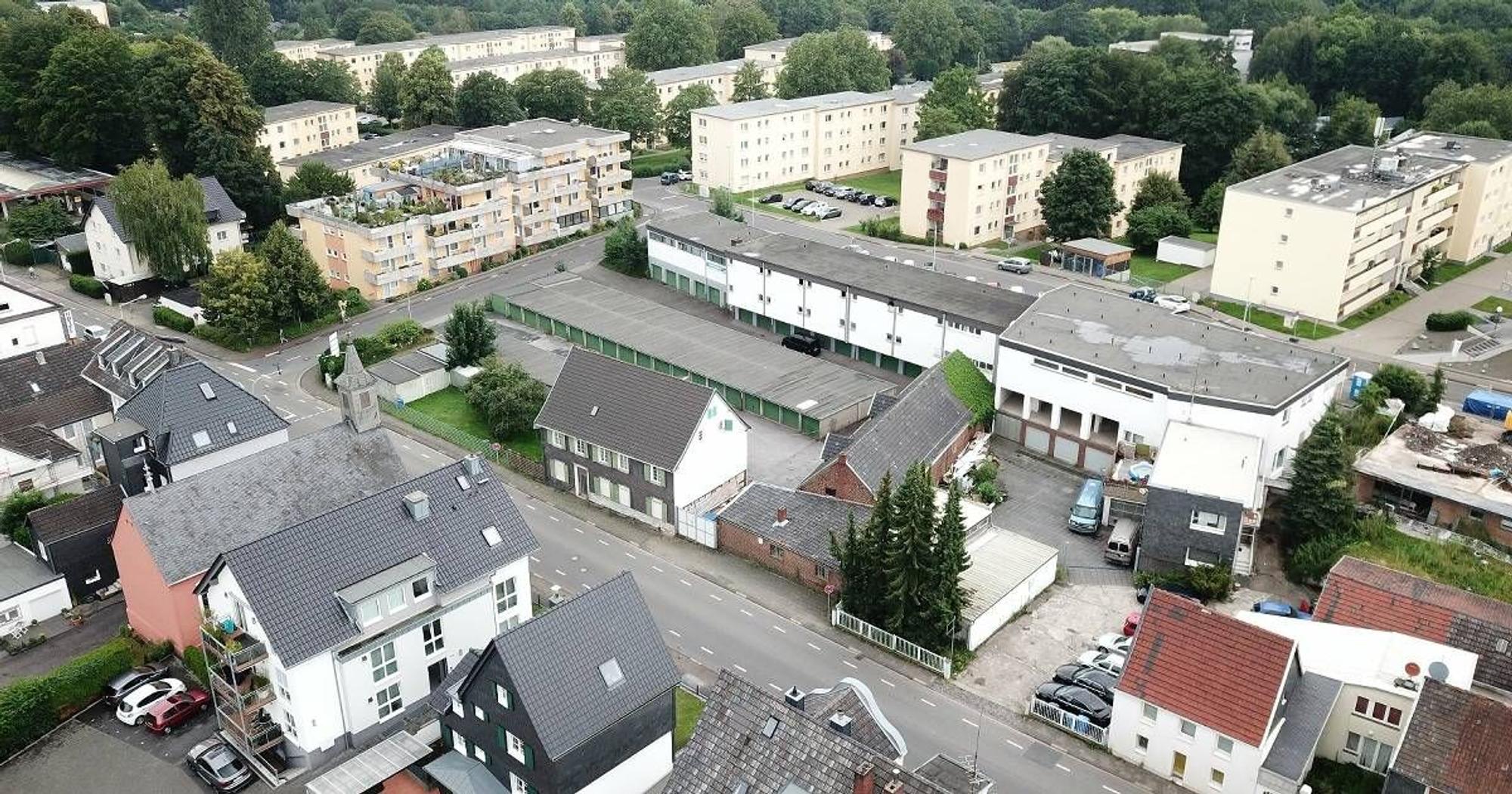 Vor dem Abriss standen hier Hallen und ein Garagenhof.