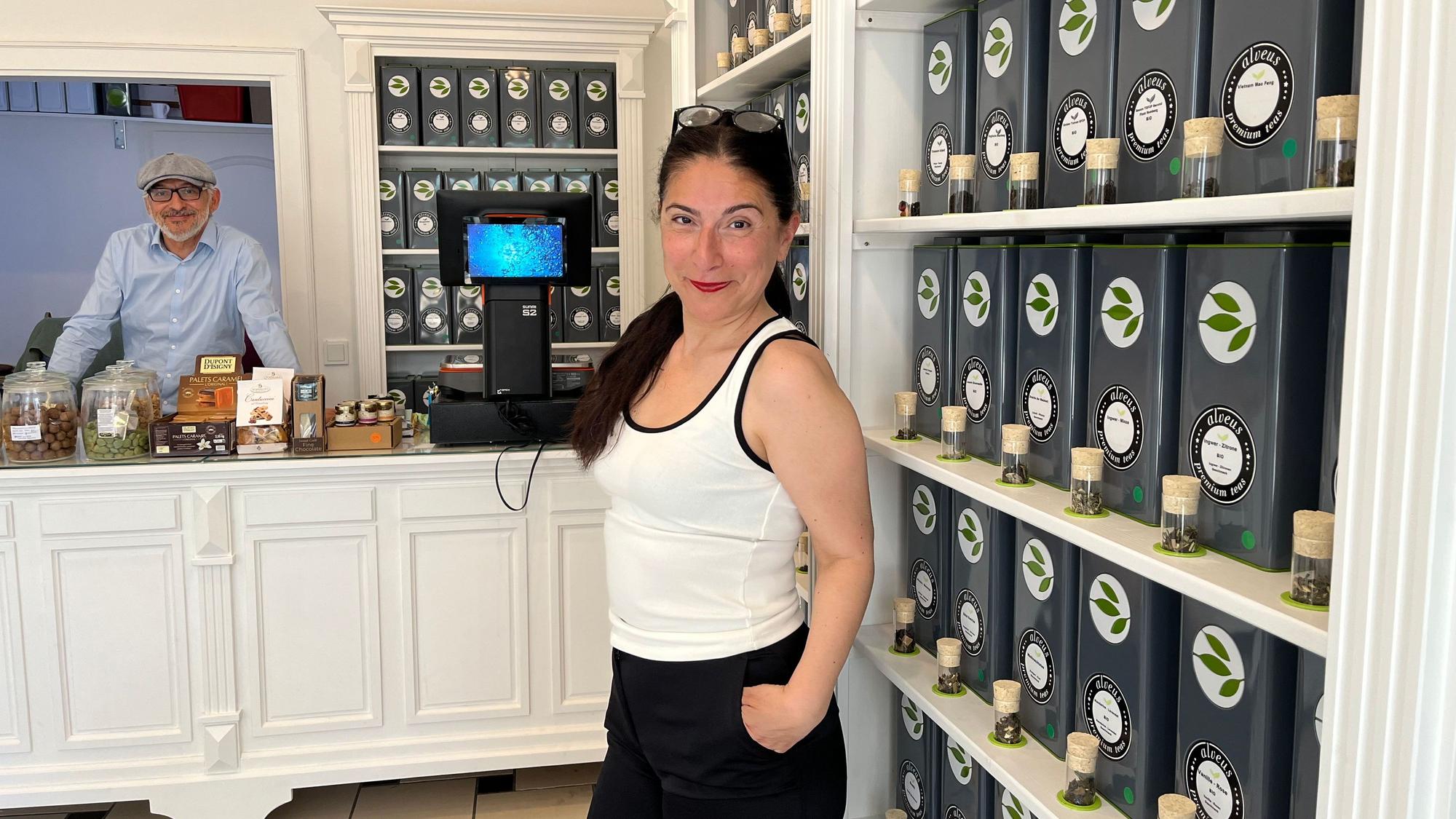 Yildiz, genannt Stella, und Ali Caglayan im neuen Schlebuscher Laden „Tea Magic & Gifts“