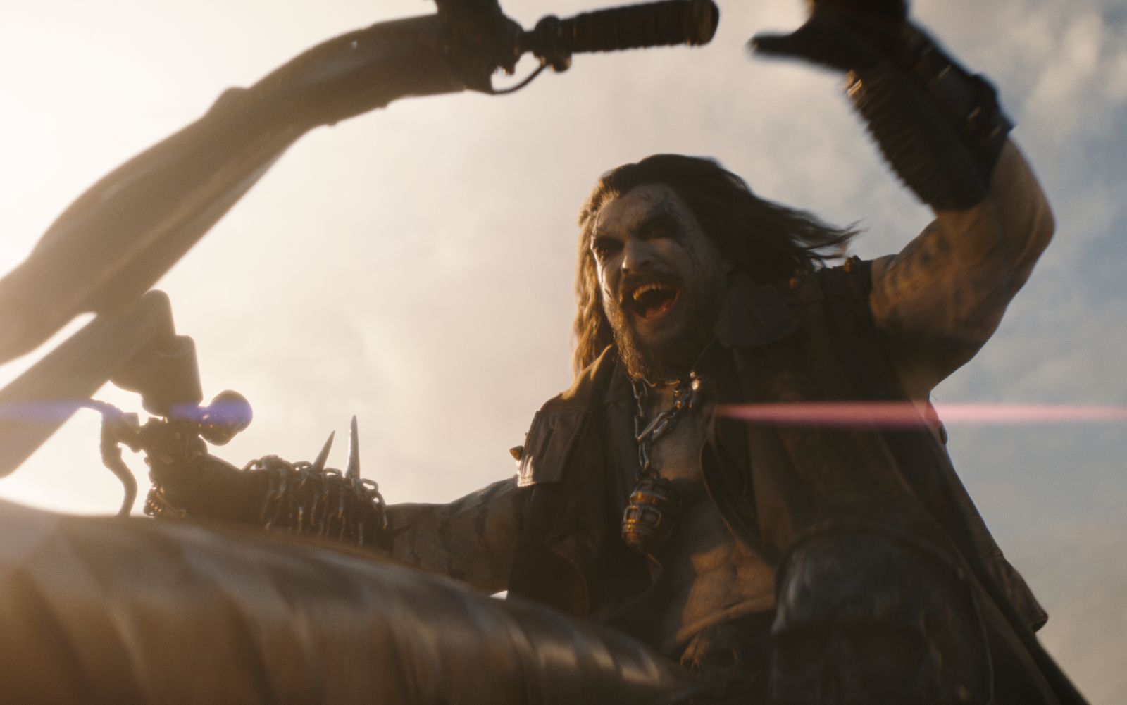 Bemerkenswert: Nachdem er vor einigen Jahren schon den Titelhelden in den „Aquaman“-Filmen spielte, hat Jason Momoa nun eine weitere DC-Rolle als Lobo ergattert. (Bild: DC Studios/Warner Bros. Pictures)