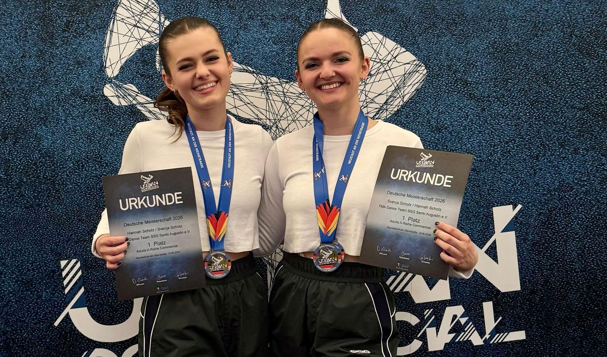 Das Duo der SSG, bestehend aus Hannah (l.) und Svenja Scholz, trat im Finale in der A-Klasse beim Hip Hop an – und lieferte eine Kür ab, die den ersten Platz und somit den Deutschen Meistertitel brachte.