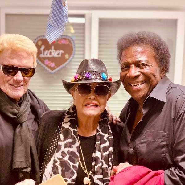 Heino mit seiner mittlerweile verstorbenen Ehefrau Hannelore und Schlagerkollege Roberto Blanco.