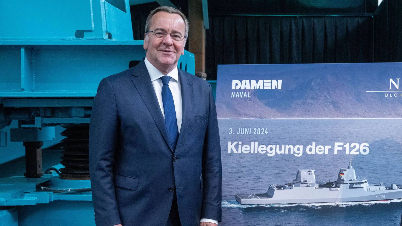 Boris Pistorius (SPD), Bundesverteidigungsminister, spricht zur Kiellegung der Fregatte F126 „Niedersachsen“ auf der Peene-Werft.