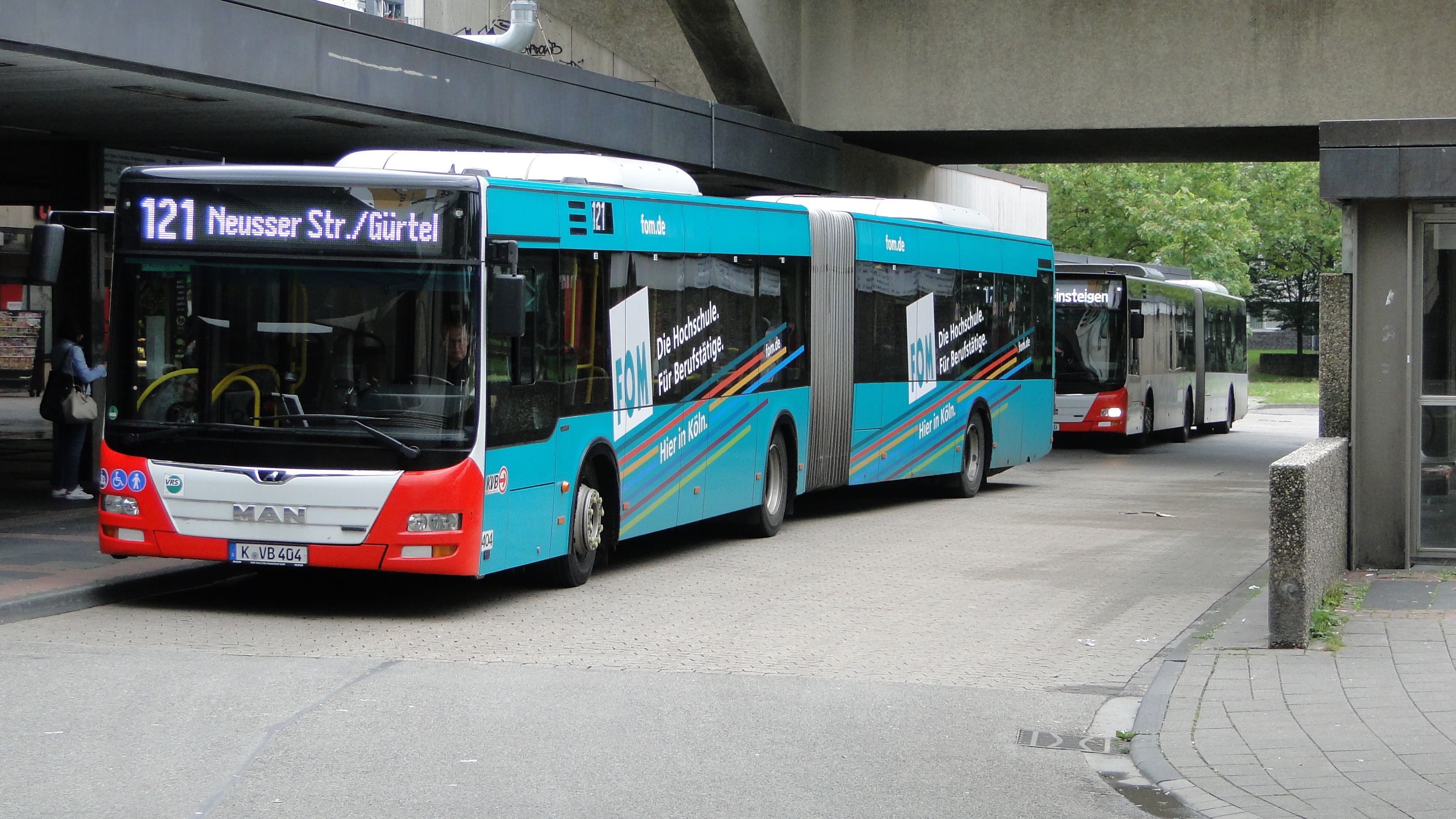 Bus der Linie 121