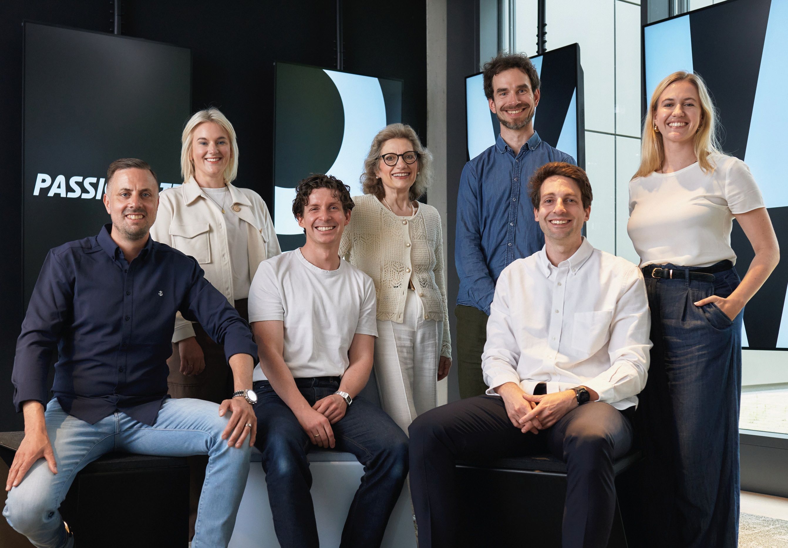 Die neue Schwalbe-Geschäftsführung ab Januar 2027 (v.l.): Nico Simons, Vanessa Schulte, Felix Jahn, Giovanna Salvato, Felix Schäfermeier, Philipp Jahn und Clara Bohle.